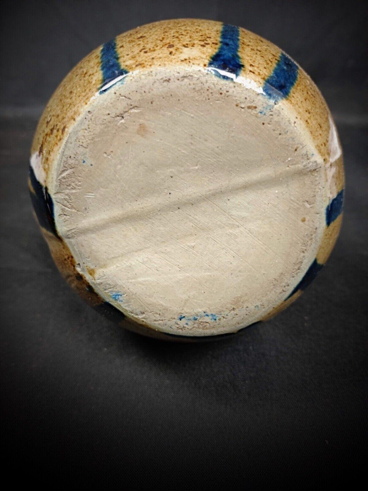 Pichet émaillé vintage en terre cuite bleue et Brown - 2Y141 Bon état à Bordeaux, FR