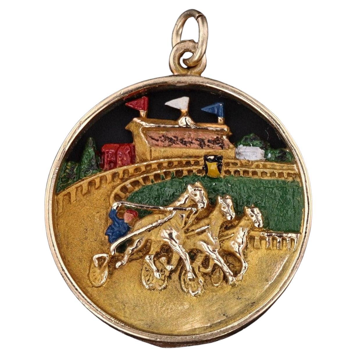 Ciondolo da corsa in smalto vintage in oro 14k