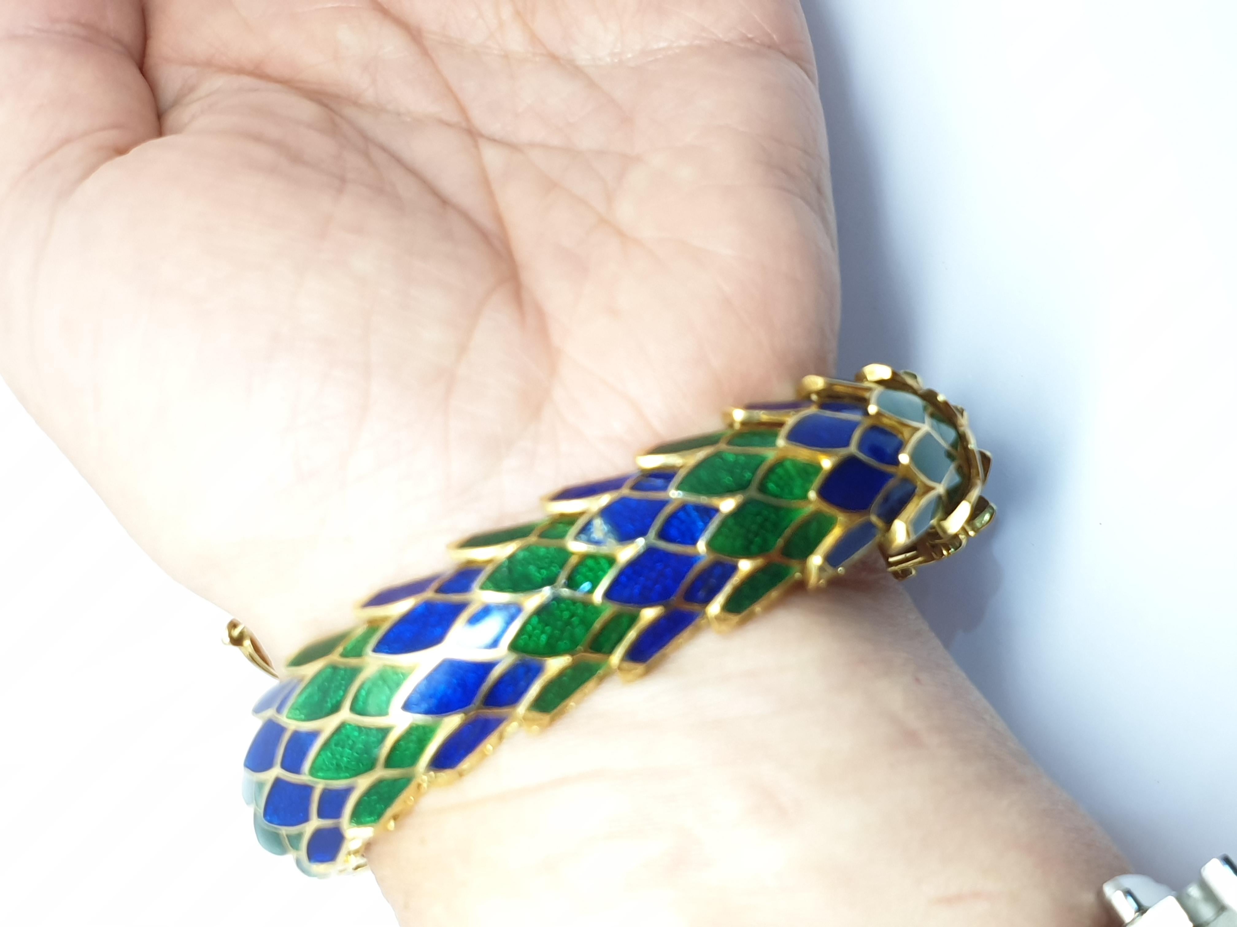 Vintage Enamel Snake 18 Karat Gold Bracelet In Good Condition For Sale In Dublin, IE