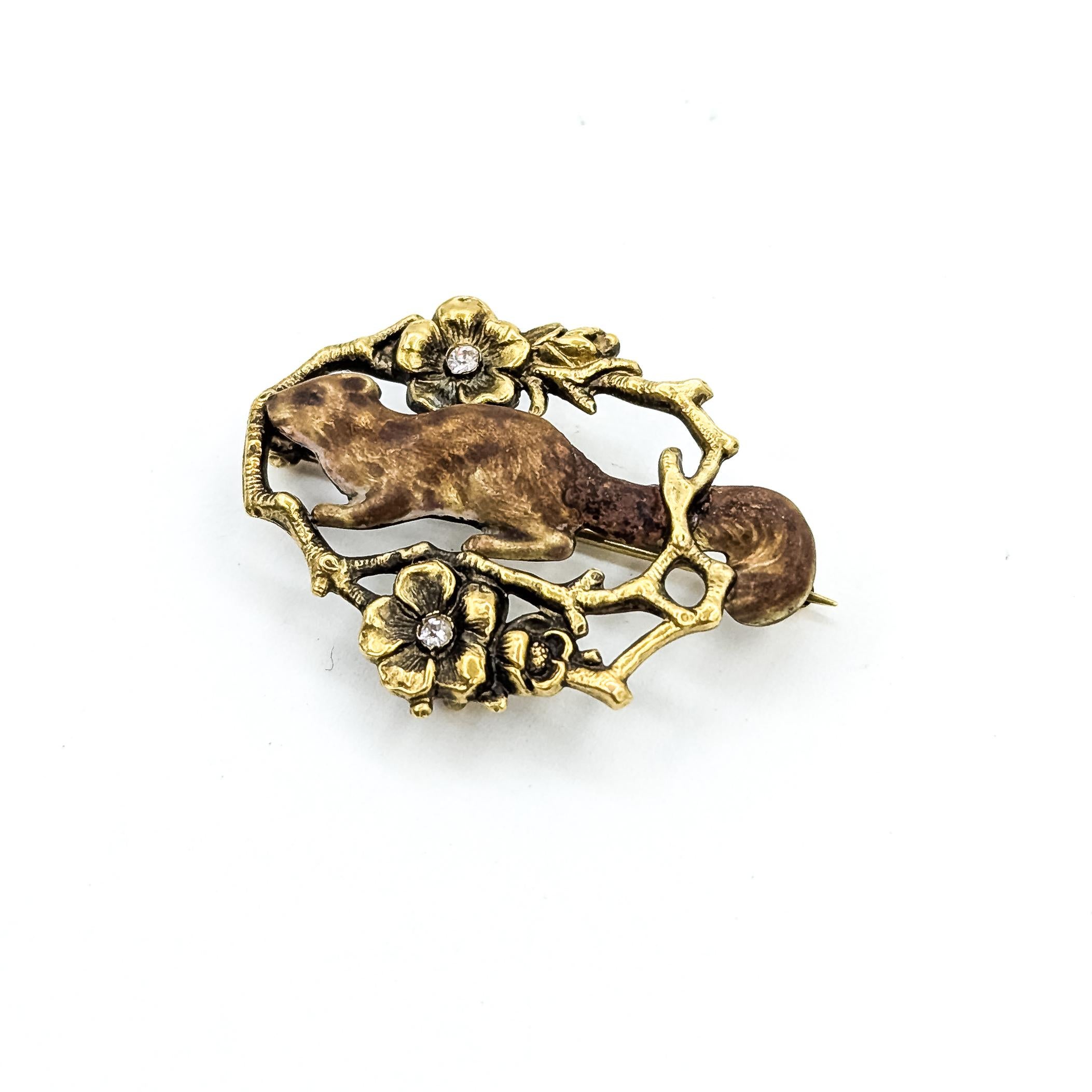 Vintage Emaille Eichhörnchen Brosche mit alten Mine Cut Diamanten in 10k Gelbgold (Art nouveau) im Angebot