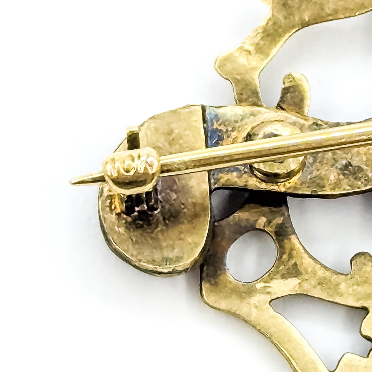 Vintage Emaille Eichhörnchen Brosche mit alten Mine Cut Diamanten in 10k Gelbgold Damen im Angebot