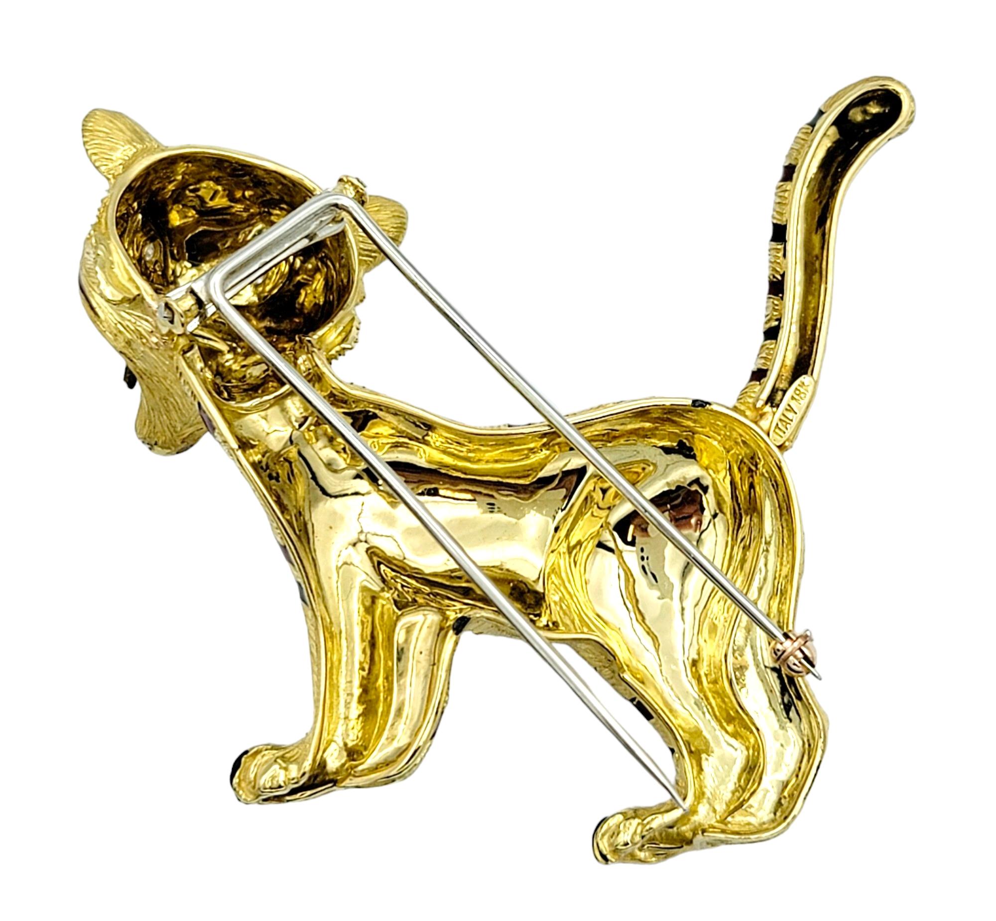 Contemporary Vintage Enamel Striped Tiger Brooch with Diamond Eyes in 18 Karat Yellow Gold For Sale
