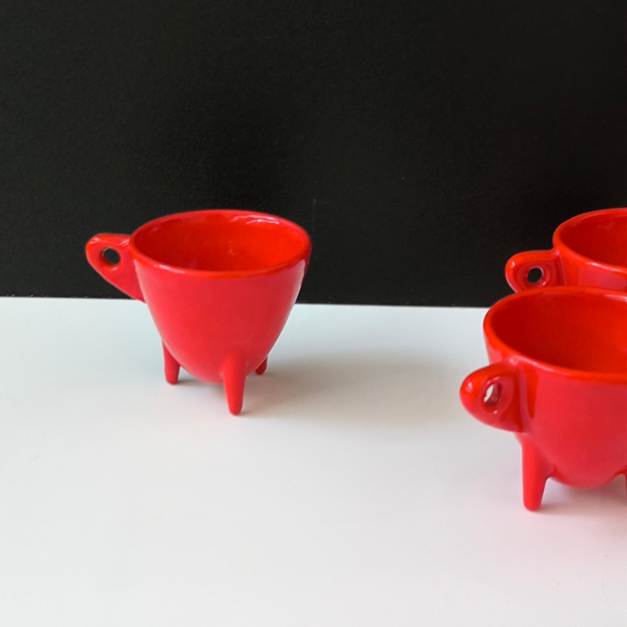 Vintage Enameled Cast Iron Bowl and Cup Set – Timo Sarpaneva Style, Mid-Century For Sale 4