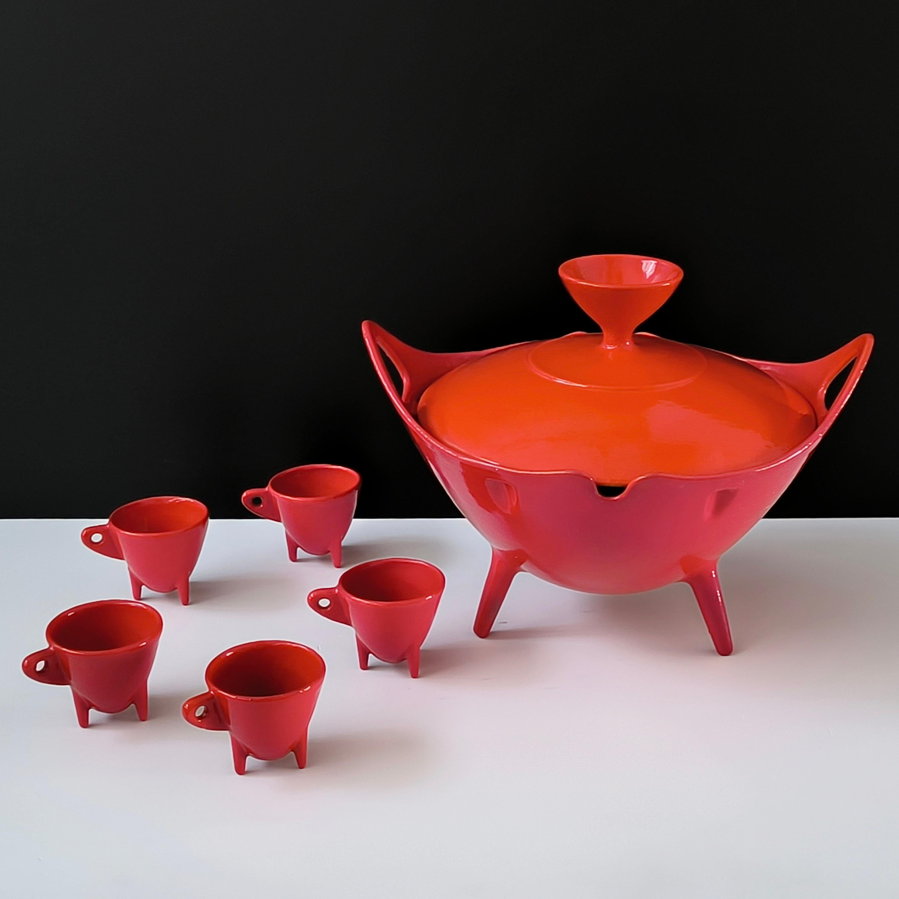 Mid-Century Modern Vintage Enameled Cast Iron Bowl and Cup Set – Timo Sarpaneva Style, Mid-Century For Sale