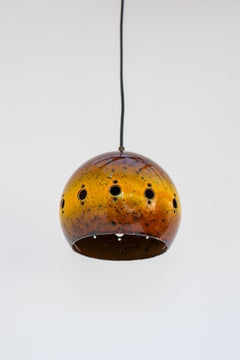 Lampada a sospensione smaltata vintage attribuita a Hustadt Leuchten anni '70.