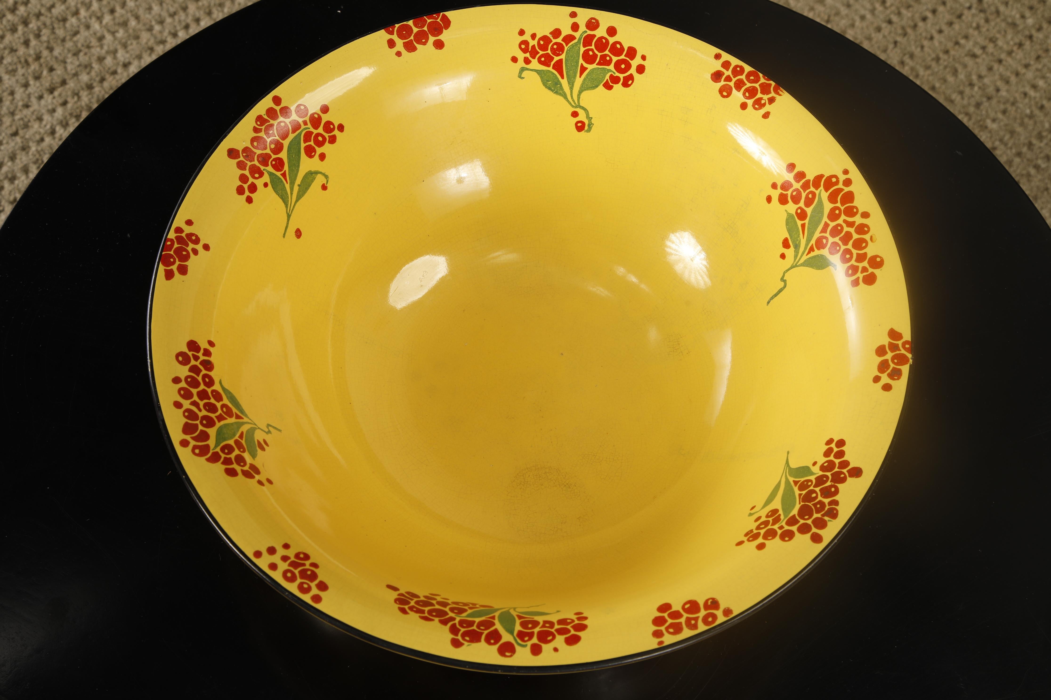 Vintage Enamelware Five-Piece Wash Set in Yellow with Red Berry Motif, c 1950s For Sale 3
