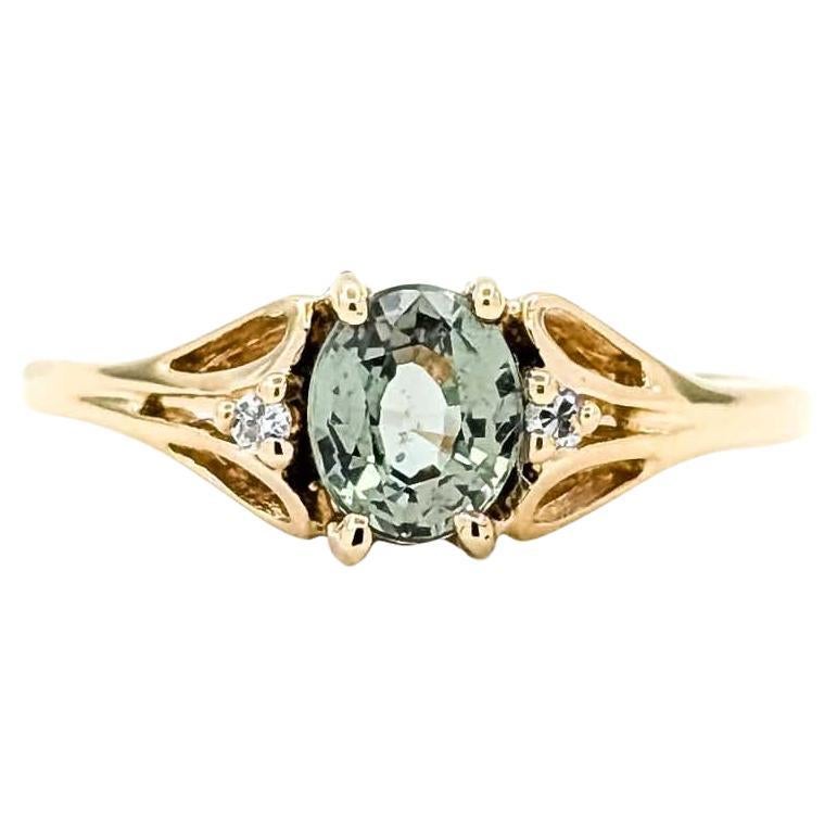 Vintage Enchanting Alexandrite and Diamond 14k Yellow Gold Ring