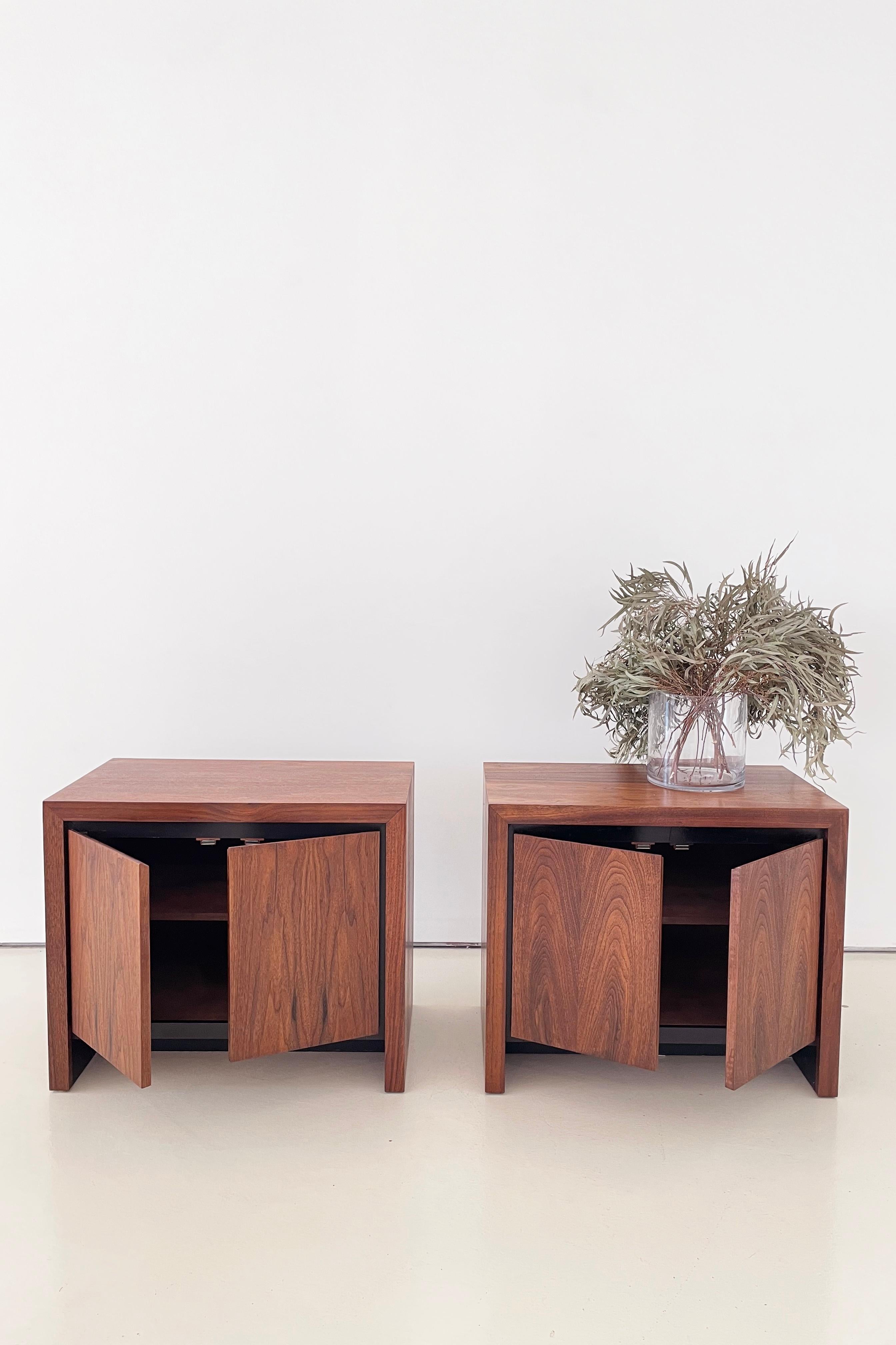 Modern Vintage End Tables by Merton Gershun for Dillingham, Set of 2 For Sale