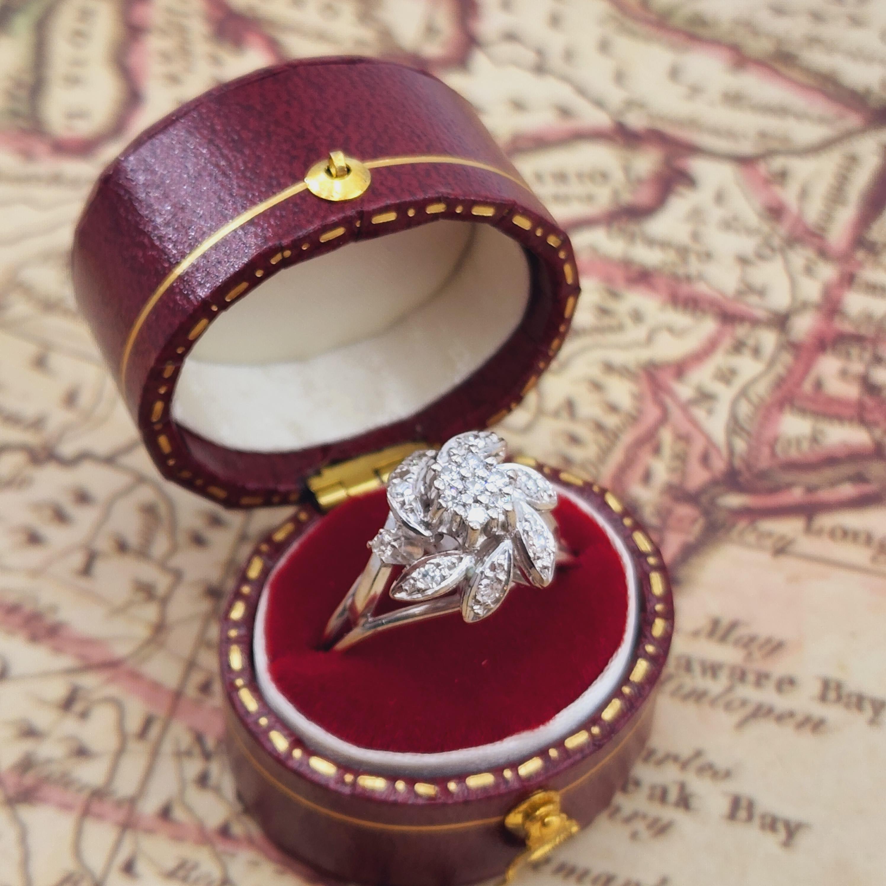 Verlobungsring aus 14 Karat Weißgold mit 0,35 Karat Diamanten im Vintage-Stil (Modernistisch) im Angebot