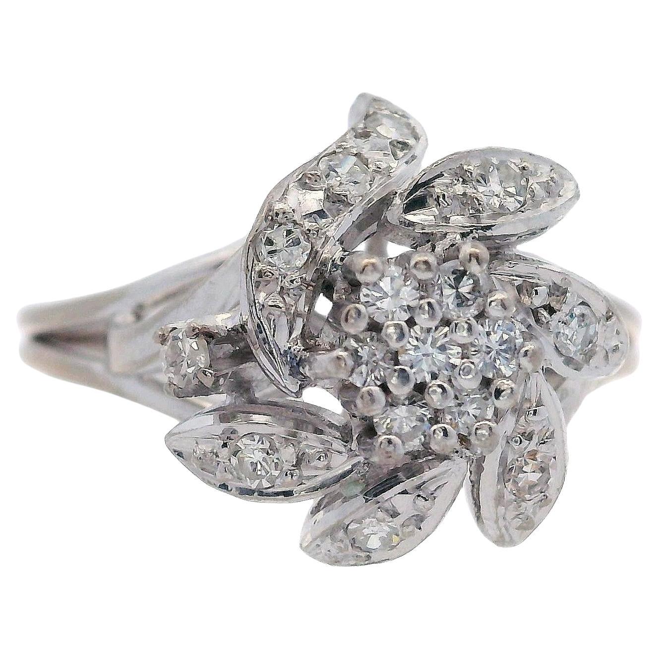 Verlobungsring aus 14 Karat Weißgold mit 0,35 Karat Diamanten im Vintage-Stil im Angebot