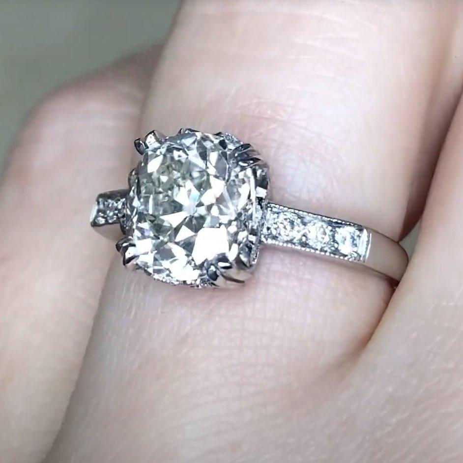 Anello di fidanzamento vintage con diamante vecchio taglio europeo (circa 2,20 carati), platino In condizioni ottime in vendita a New York, NY
