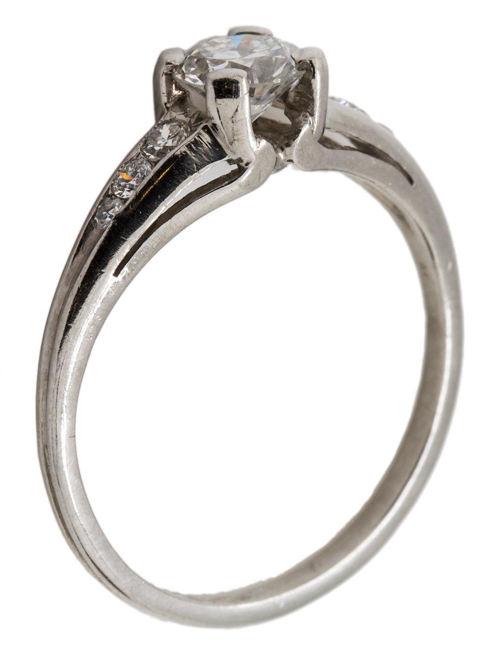 Vintage Engagement Ring Platinum .50 Carat Old European Cut H-VS2, circa 1940s In Excellent Condition For Sale In West Hollywood, CA