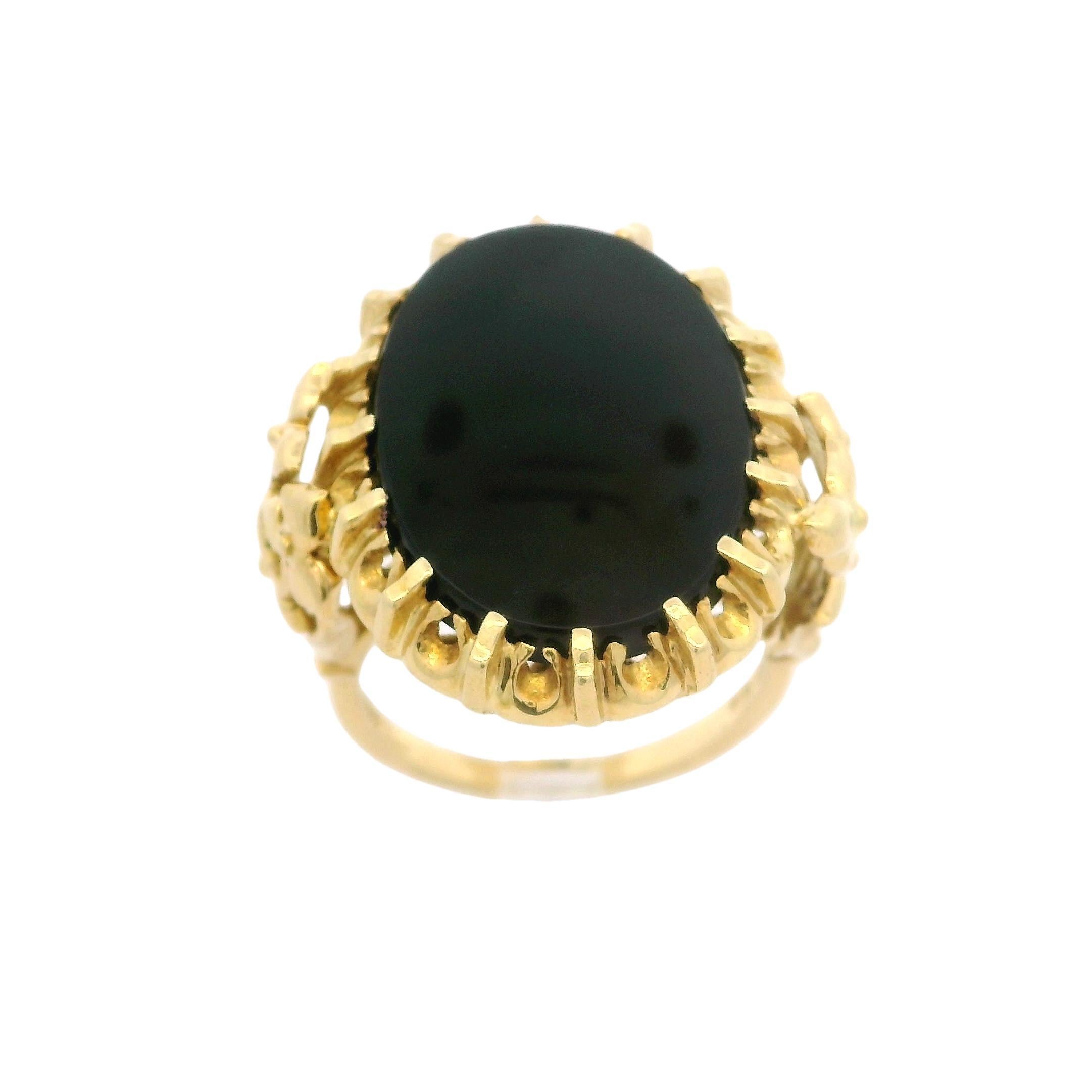Vintage English 18k Gold Oval Schwarz Onyx Floral Sides Platter Cocktail Ring im Angebot 5
