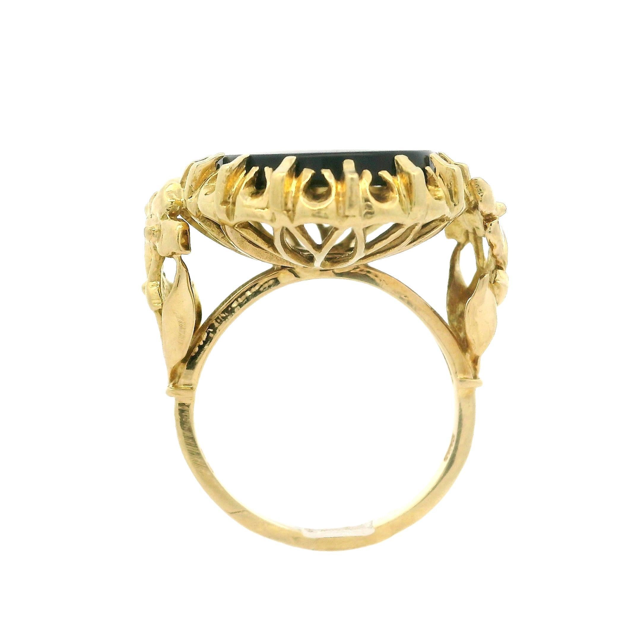 -Stein(e)-
(1) Natürlicher echter Onyx - ovaler Schliff - mehrzinkig - Farbe schwarz - 21,5x15,5mm (ca.)

MATERIAL: Massives 18k Gelbgold 
Gewicht: 10,89 Gramm
Ringgröße: 9.5 (passt auf den Finger, bitte kontaktieren Sie uns vor dem Kauf mit