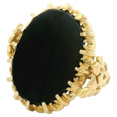 Vintage English 18k Gold Oval Black Onyx Floral Sides Platter Cocktail Ring