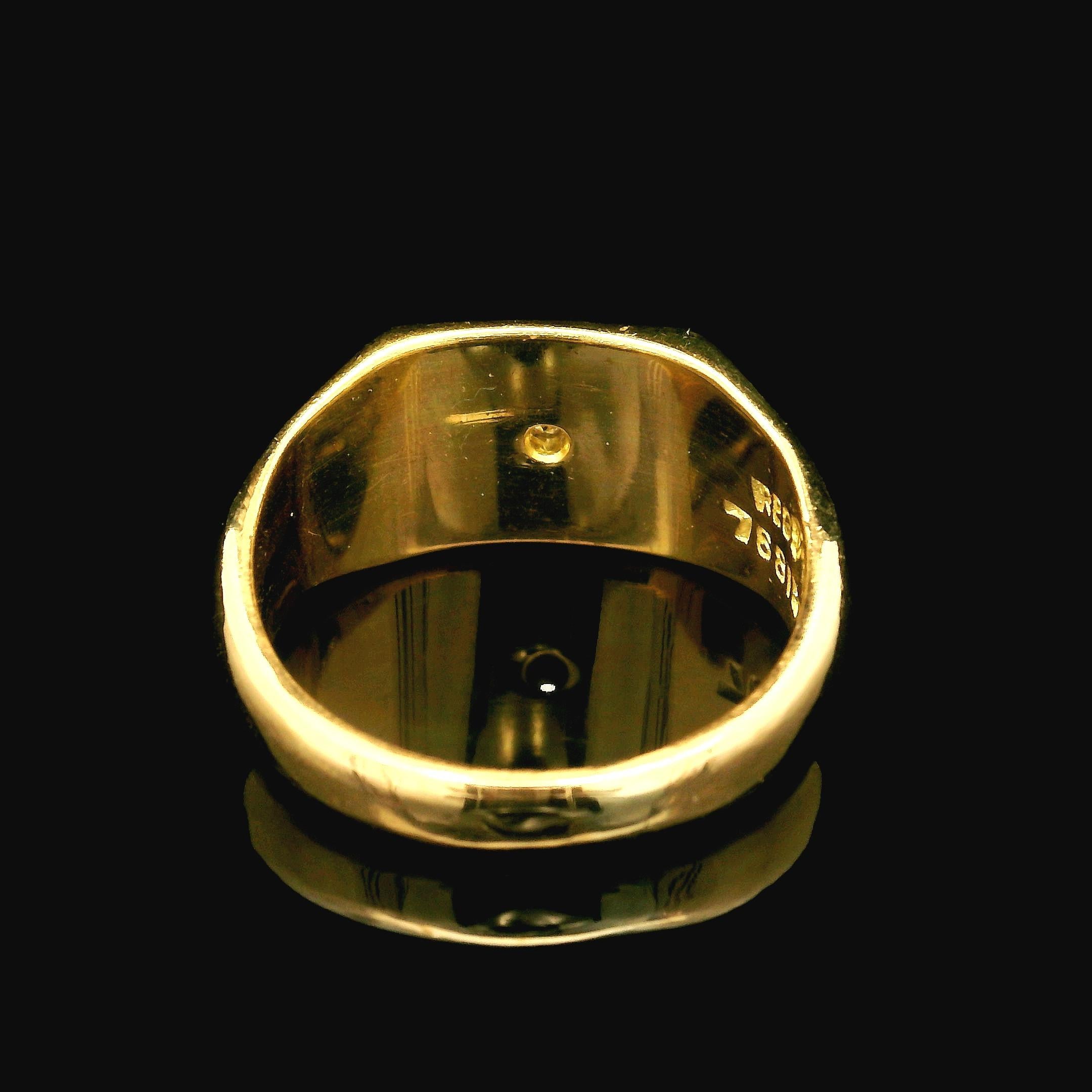 Vintage English 18k Tt Gold 0.02ctw Diamond Rectangular Grooved Signet Band Ring For Sale 8