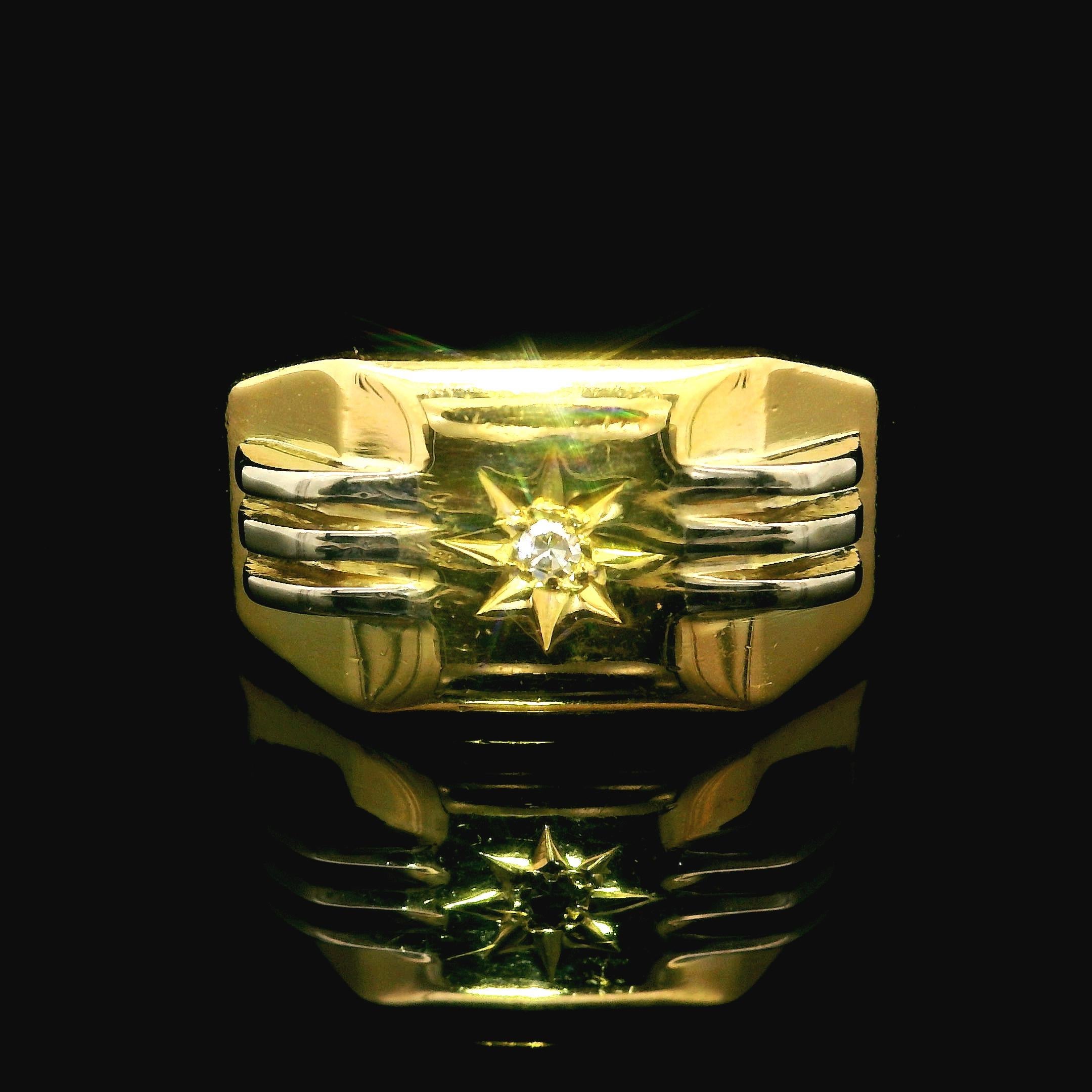 Vintage English 18k Tt Gold 0.02ctw Diamond Rectangular Grooved Signet Band Ring For Sale 10