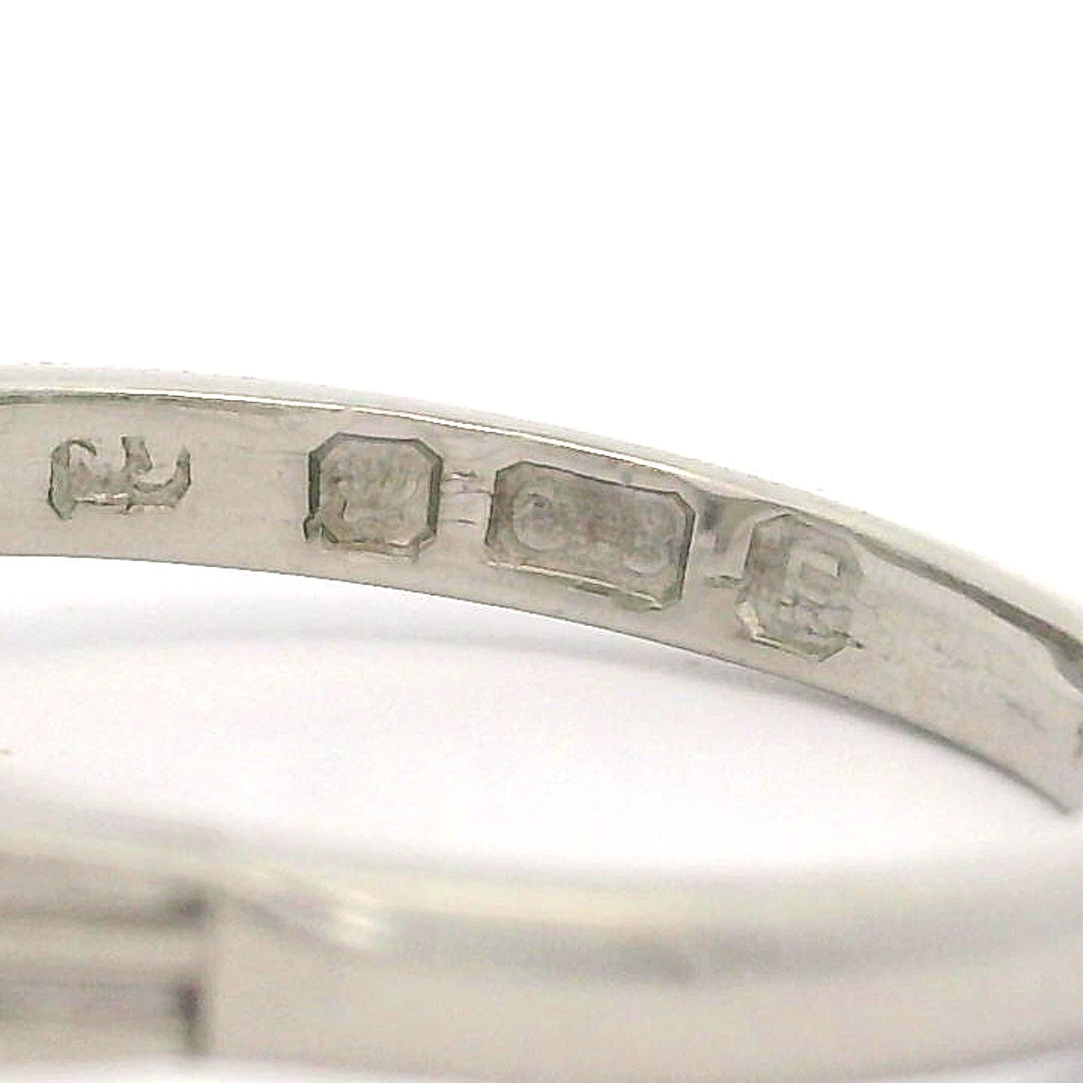 Vintage English 18k White Gold 0.72ctw Round Cut Diamond 3 Stone Ring For Sale 5