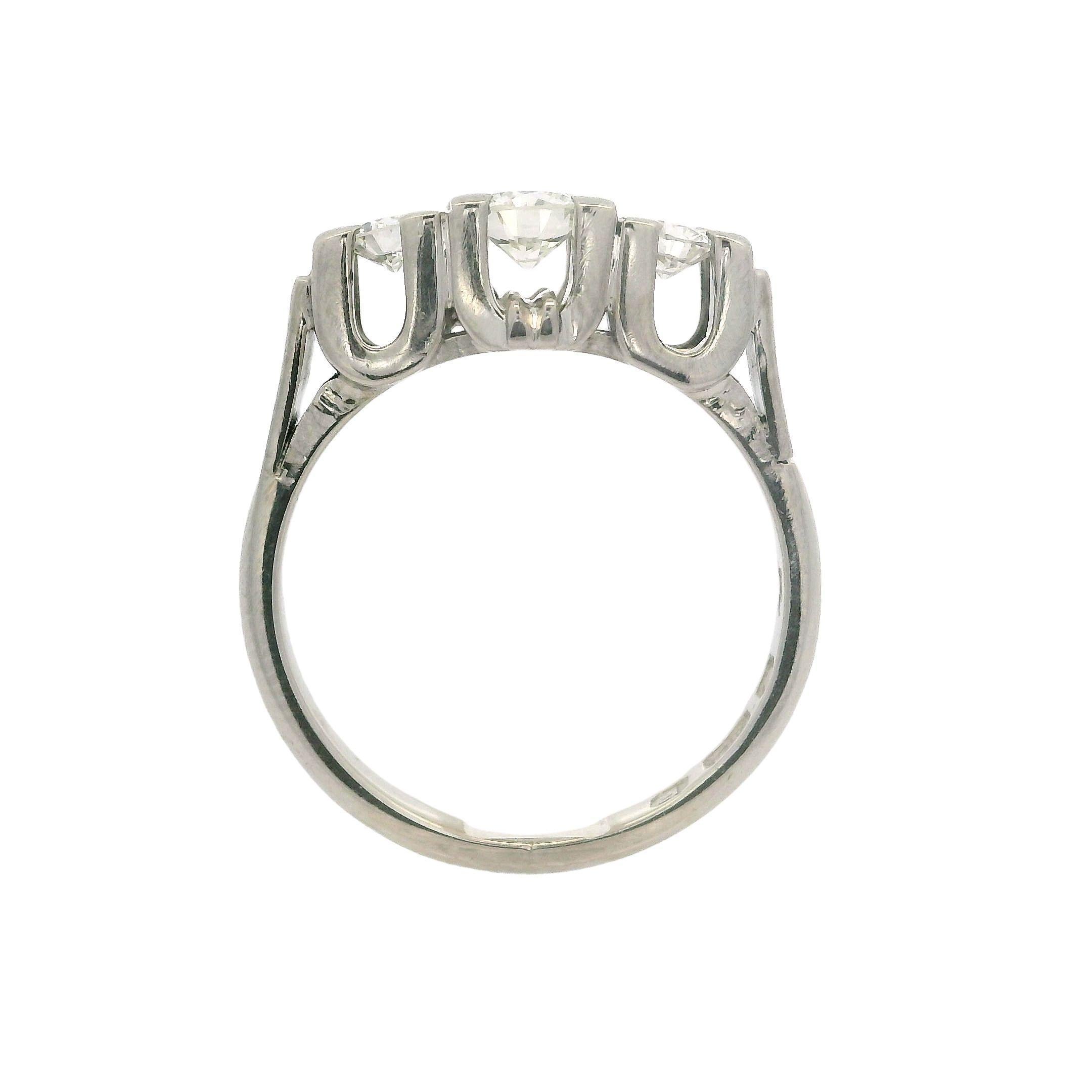 Vintage English 18k White Gold 0.72ctw Round Cut Diamond 3 Stone Ring For Sale 3