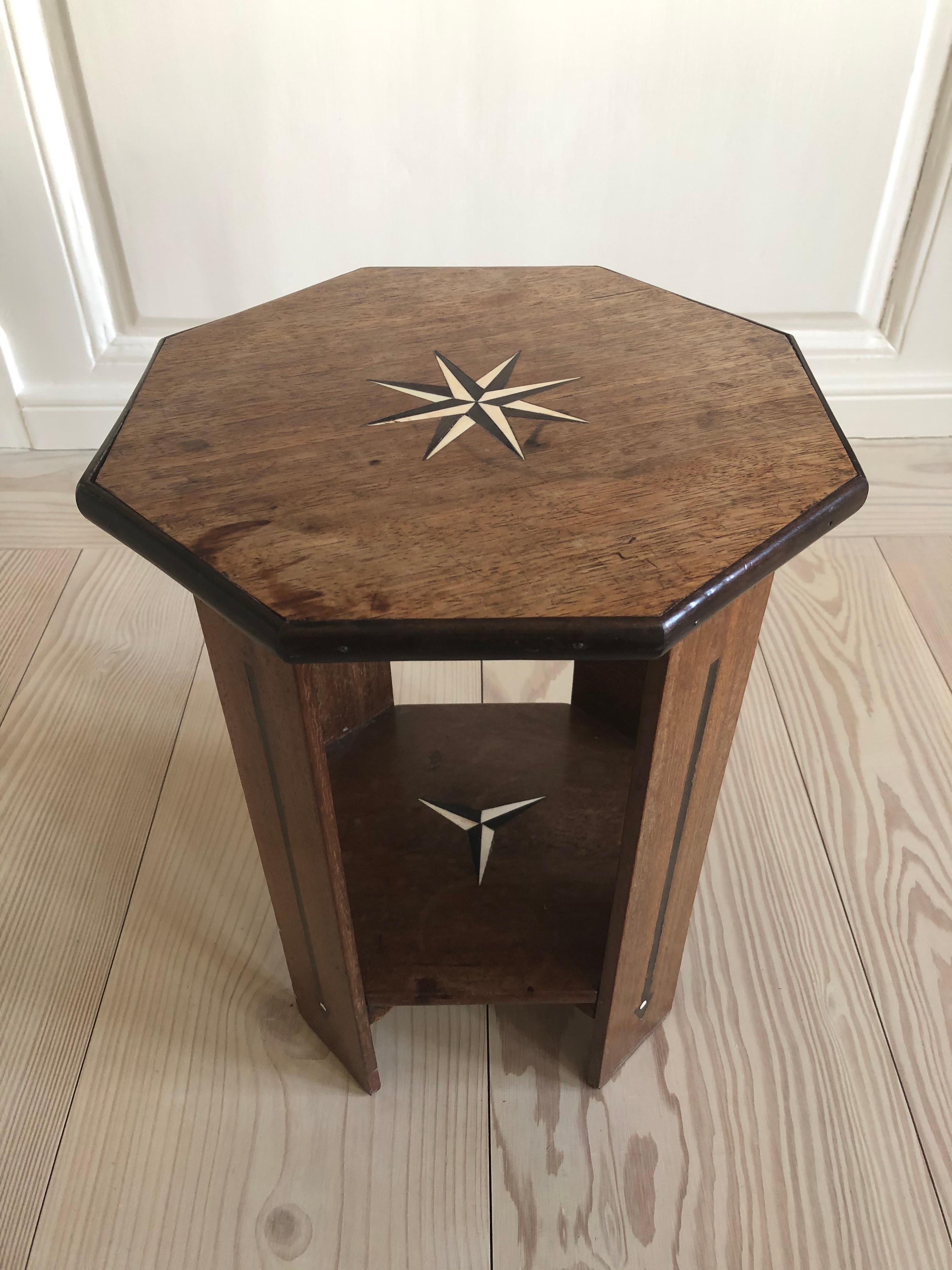 Vintage English 1930s Small Octagonal Side Table in Teak with Ebony and Bone  In Good Condition In Copenhagen K, DK