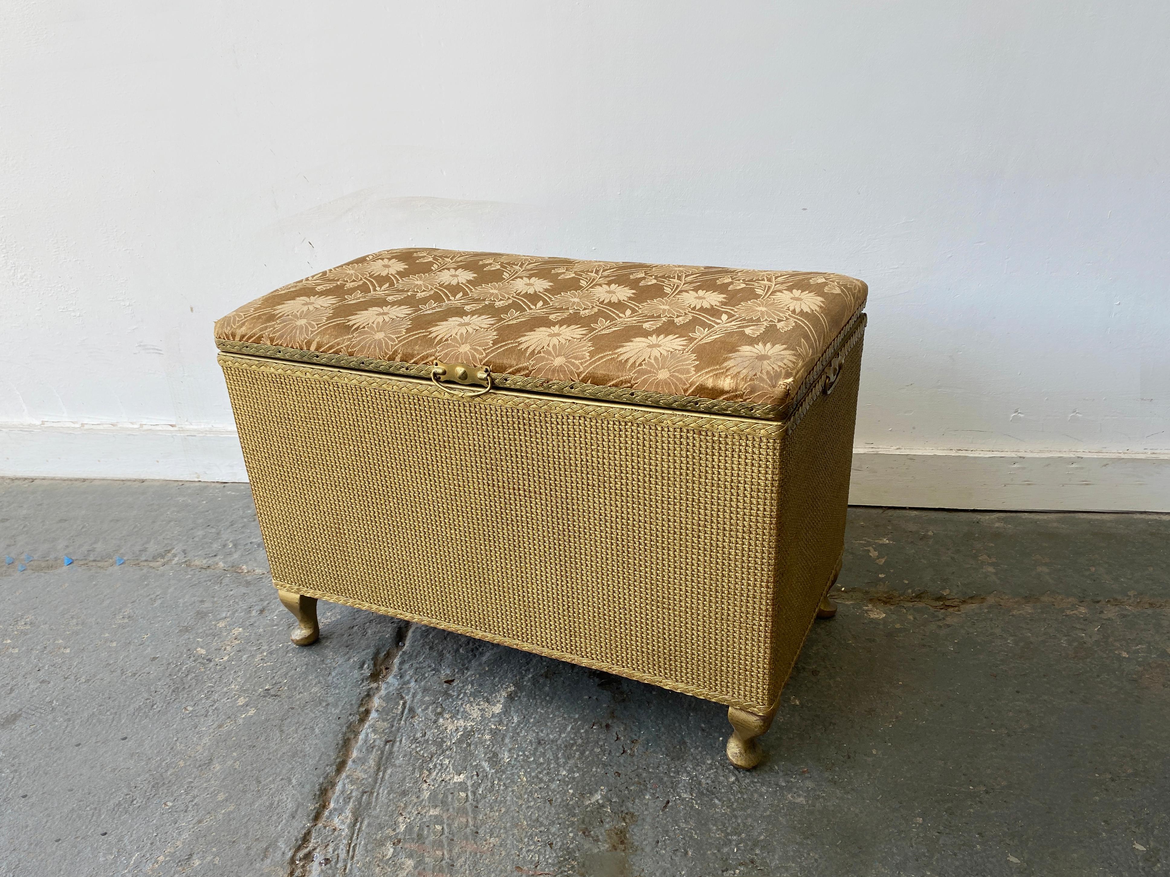 Mid-Century moderno Scatola per coperte / ottomana Lloyd Loom 950 inglese d'epoca in vendita