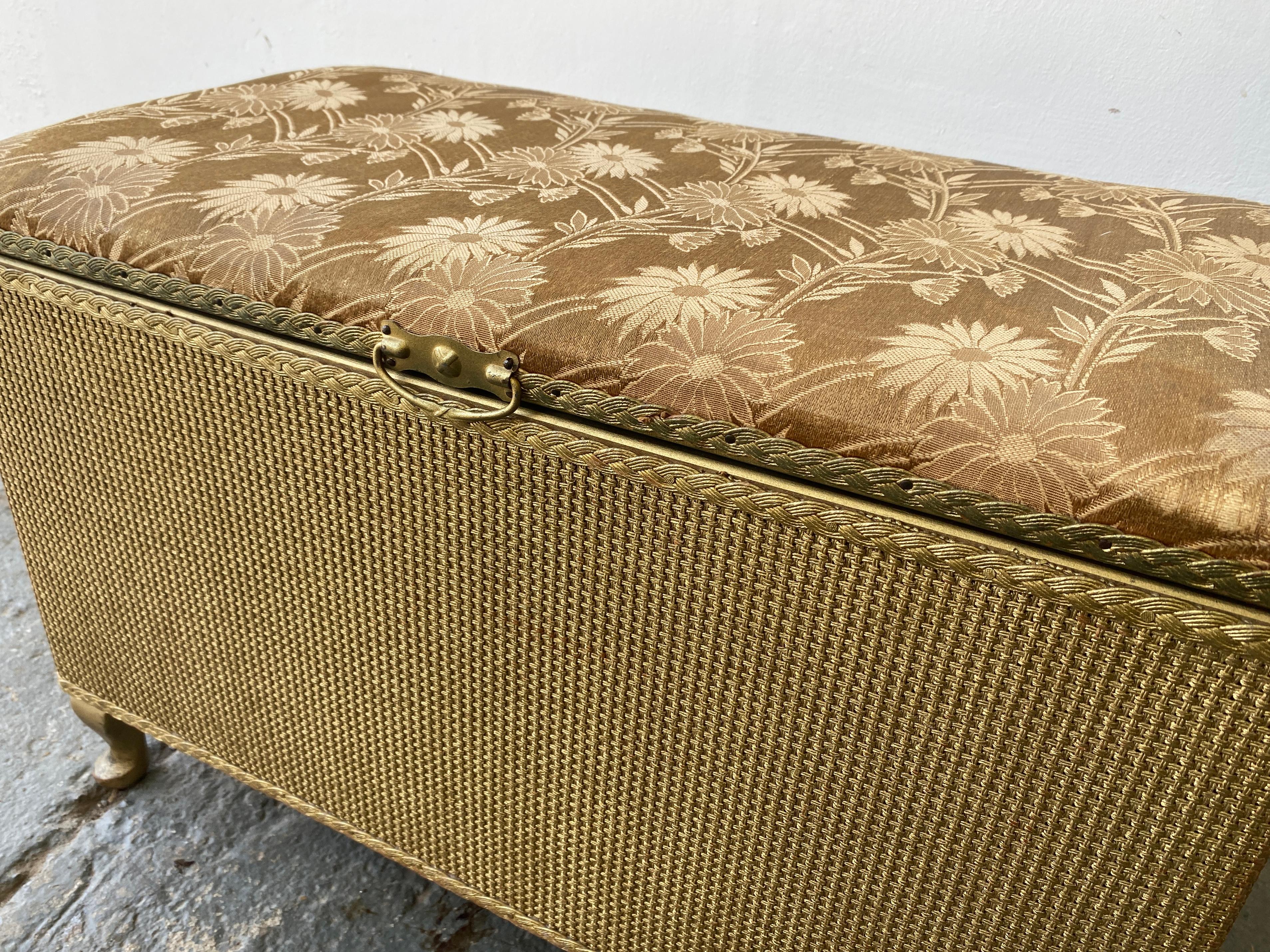Raso Scatola per coperte / ottomana Lloyd Loom 950 inglese d'epoca in vendita