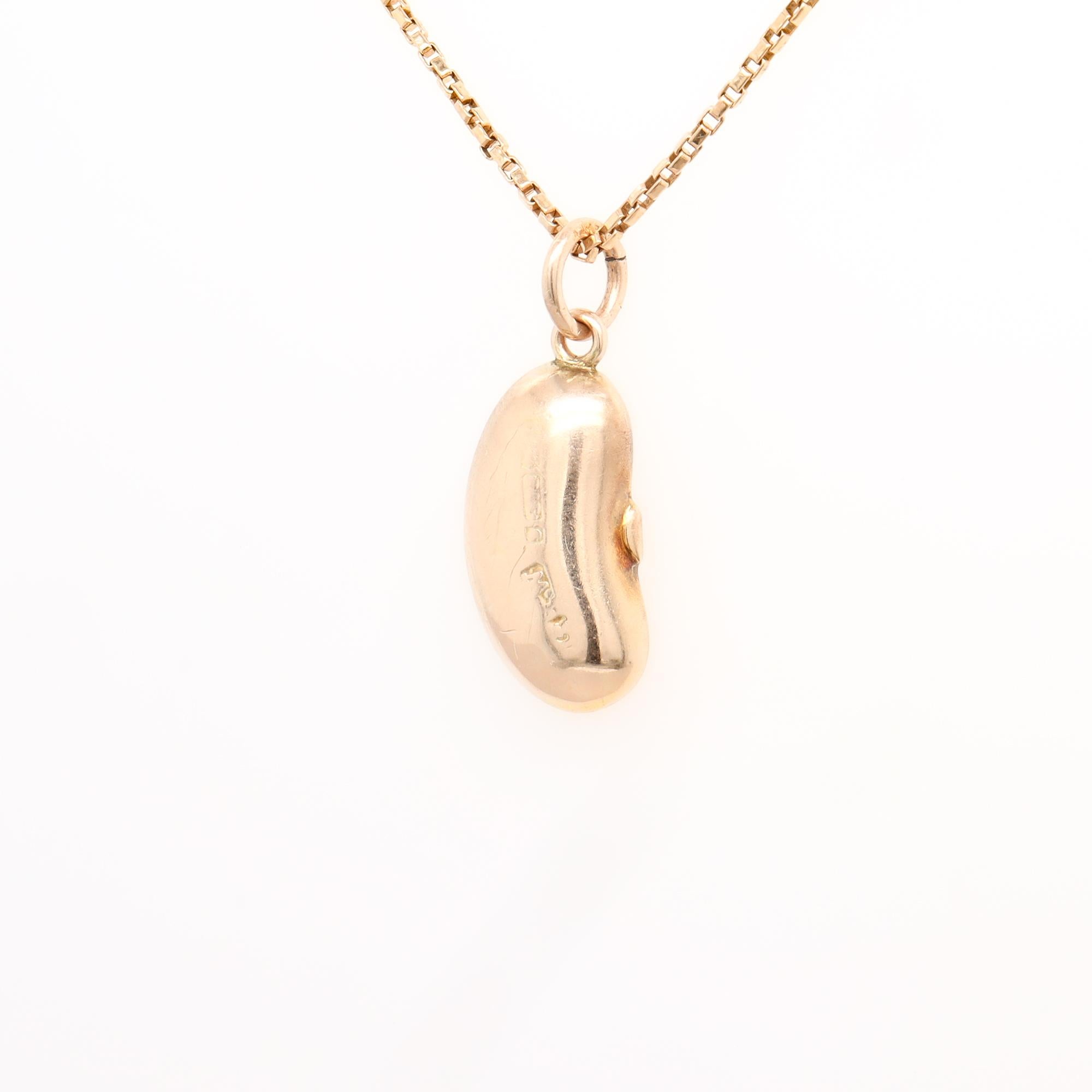Charm inglese d'epoca in oro 9ct raffigurante un fagiolo per un braccialetto in vendita 2