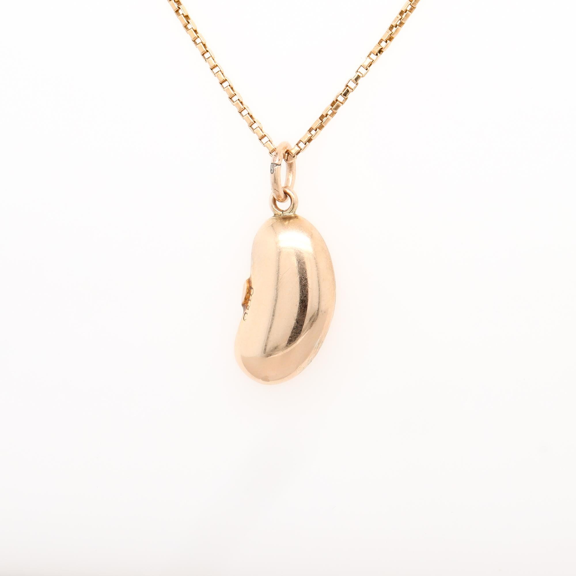 Charm inglese d'epoca in oro 9ct raffigurante un fagiolo per un braccialetto in vendita 4