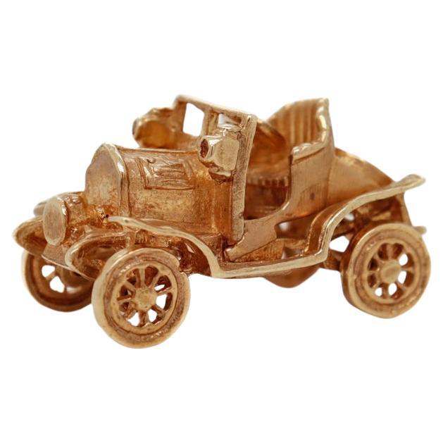 Englischer 9 Karat Gold Charme eines Old Style-Autos oder Jalopy-Autos aus Jalopy, Vintage  im Angebot