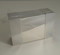 Vintage English Art Deco Sterling Silver Box, 1932 by Goldsmiths & Silversmiths