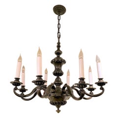 Lampadario a otto luci in stile barocco inglese d'epoca in bronzo antico