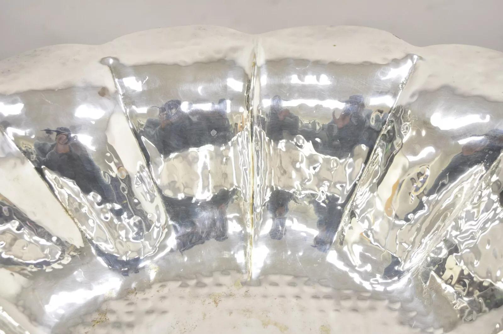 Vintage English Baroque Style Large Footed Silver Plated Fruit Bowl im Angebot 3