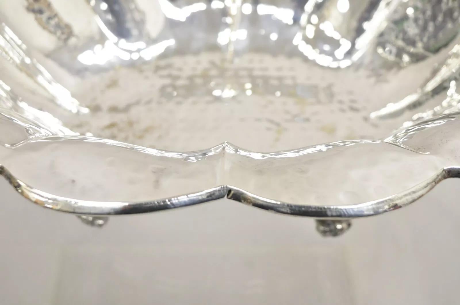 Vintage English Baroque Style Large Footed Silver Plated Fruit Bowl im Angebot 4
