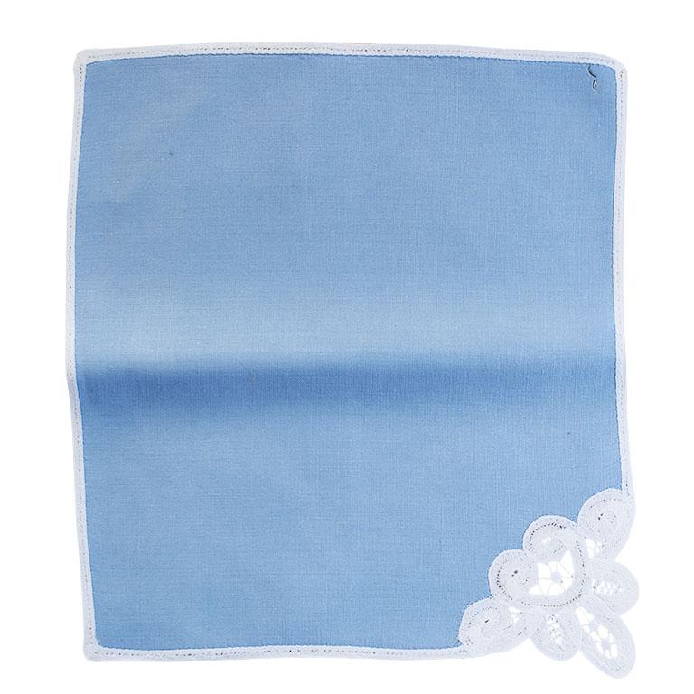 Vintage English Battenberg Lace Dinner Napkins in Blue and White, Set 4 In Good Condition For Sale In Oklahoma City, OK
