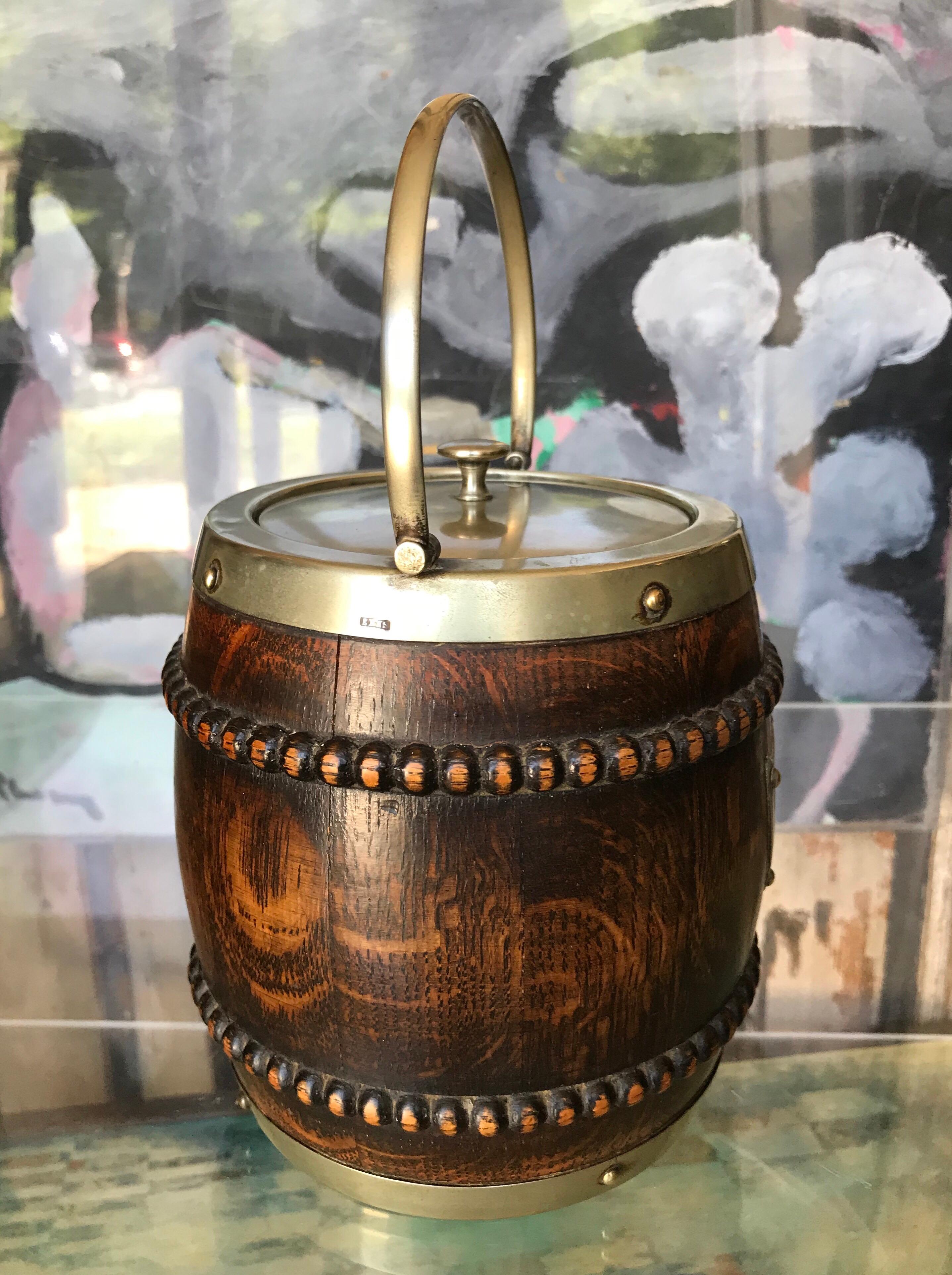 Vintage English Biscuit Barrel of Oak In Good Condition In Charlottesville, VA