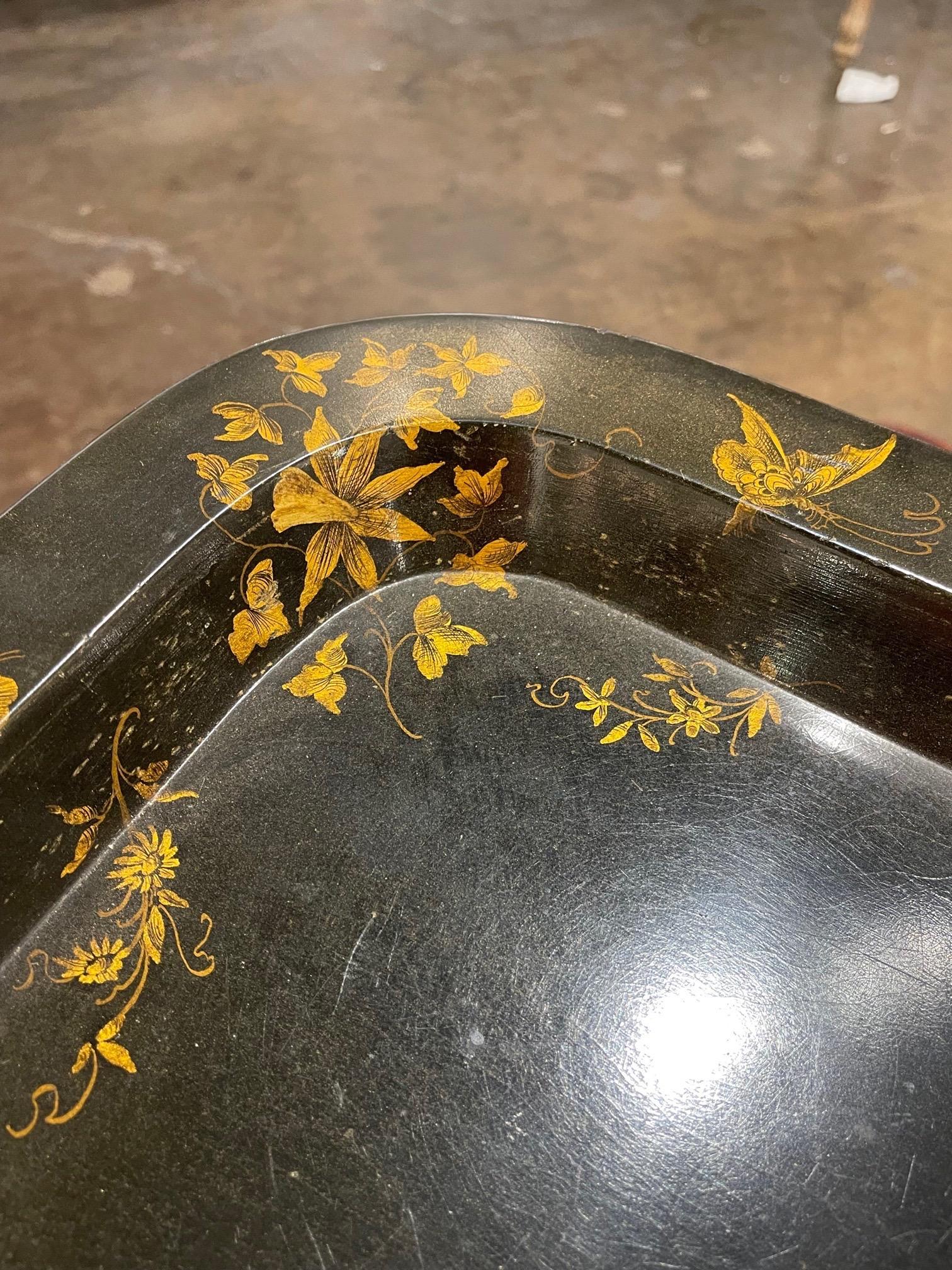 Hand-Painted Vintage English Black Lacquered and Hand Painted Side Table For Sale