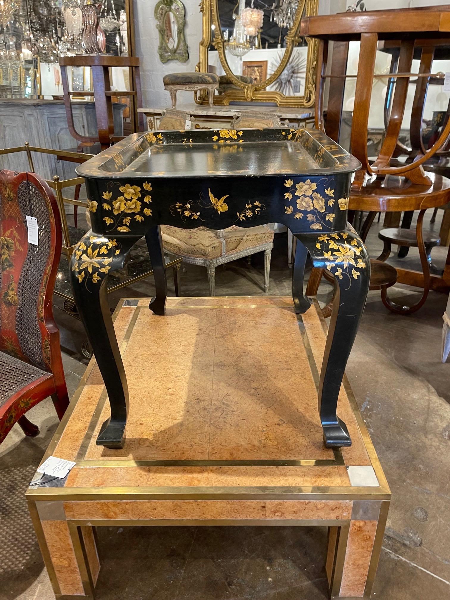 Vintage English Black Lacquered and Hand Painted Side Table In Good Condition For Sale In Dallas, TX