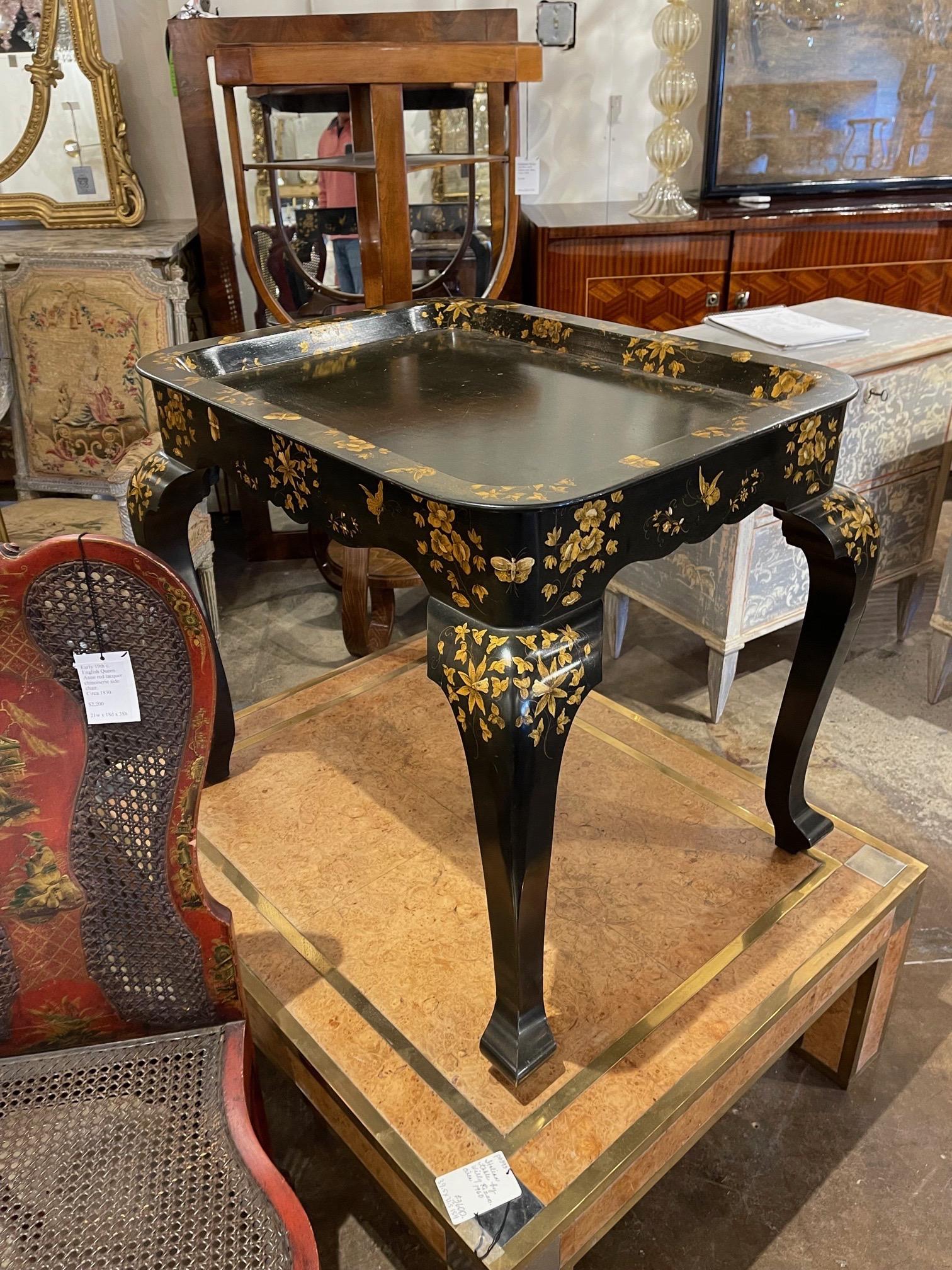 20th Century Vintage English Black Lacquered and Hand Painted Side Table For Sale