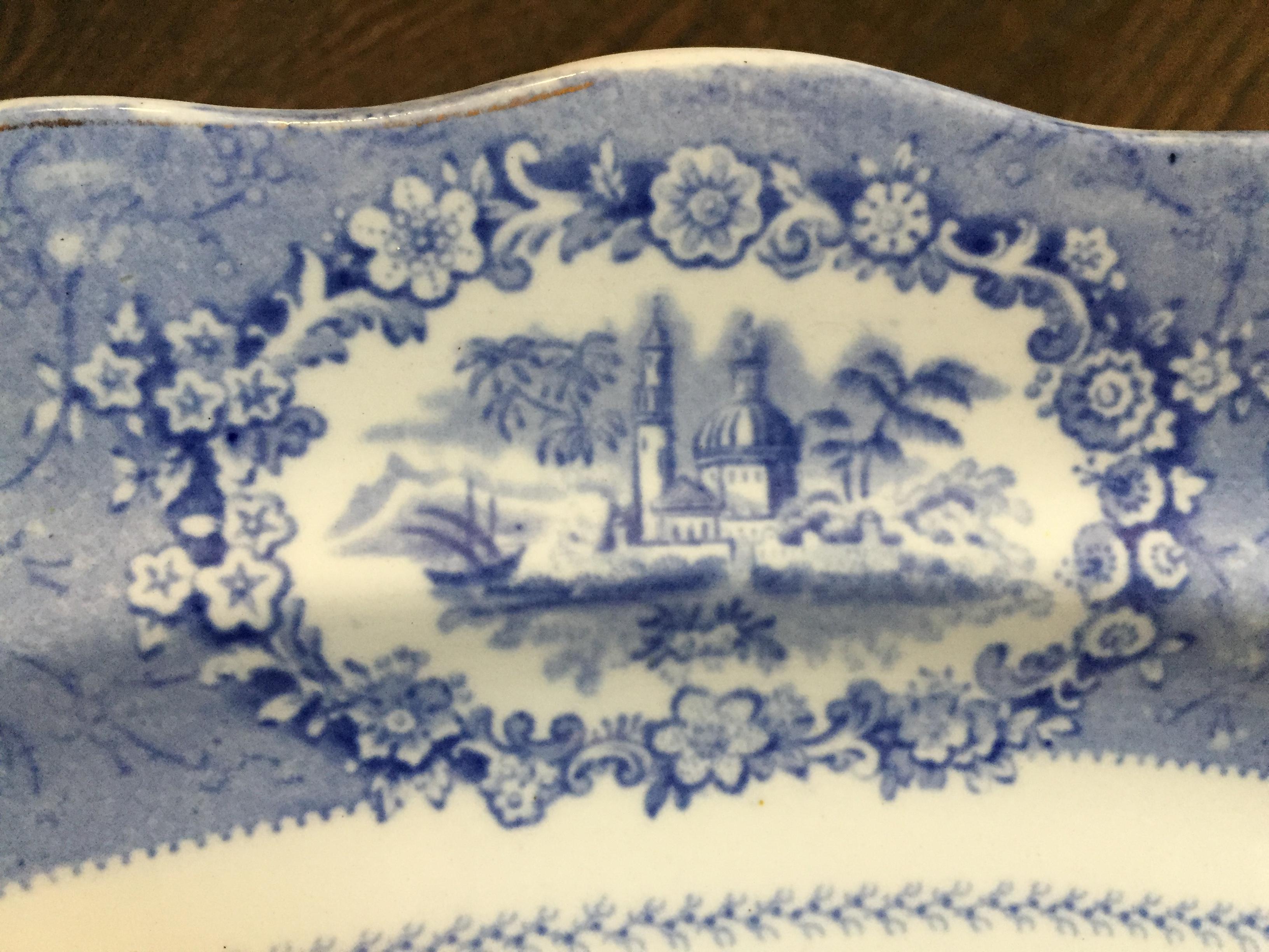 Vintage English Blue and White Meat Platter In Good Condition For Sale In Chicago, IL