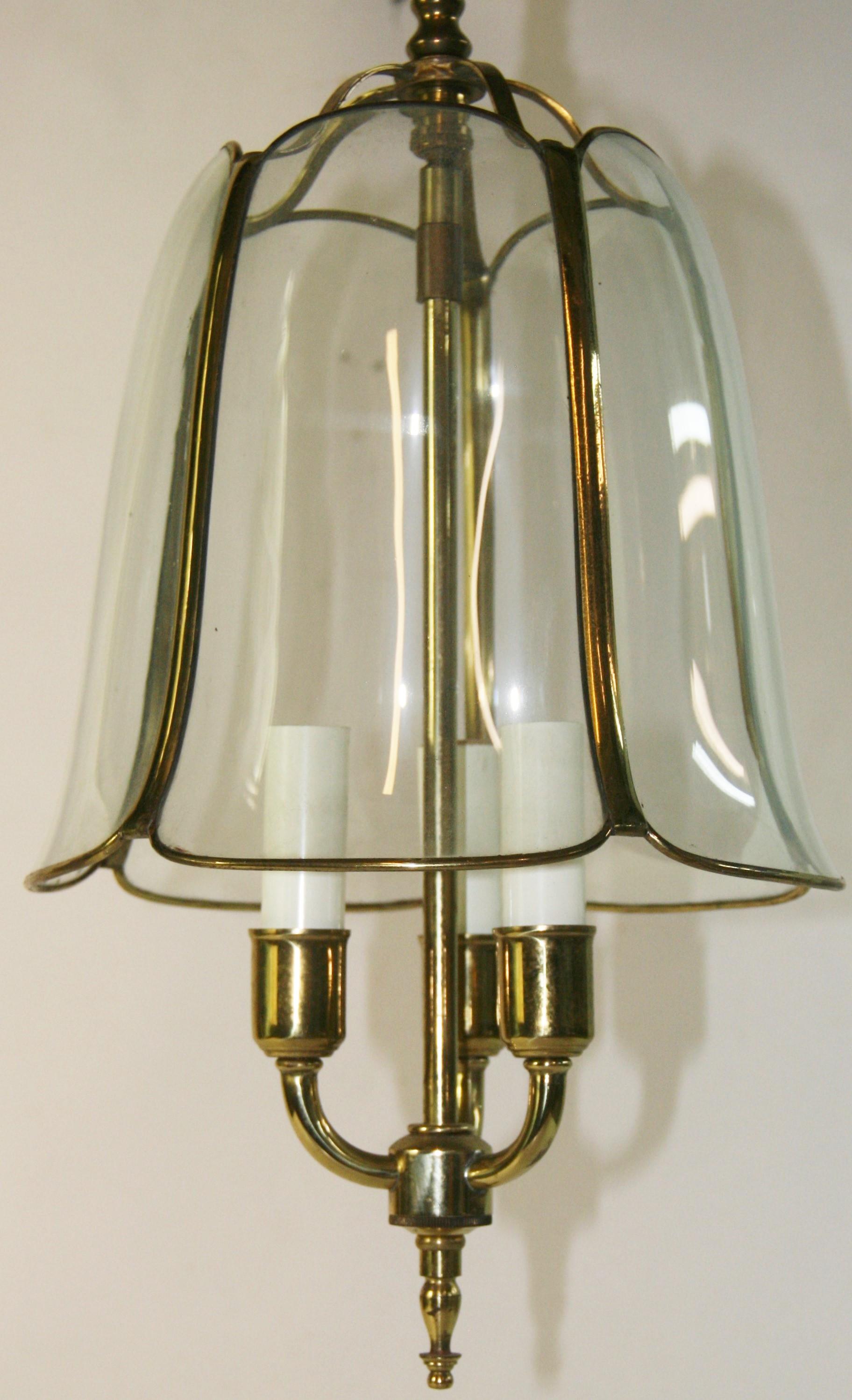 Latón inglés vintage y cristal doblado  Farol Tulipán Circa 1940's en venta 1