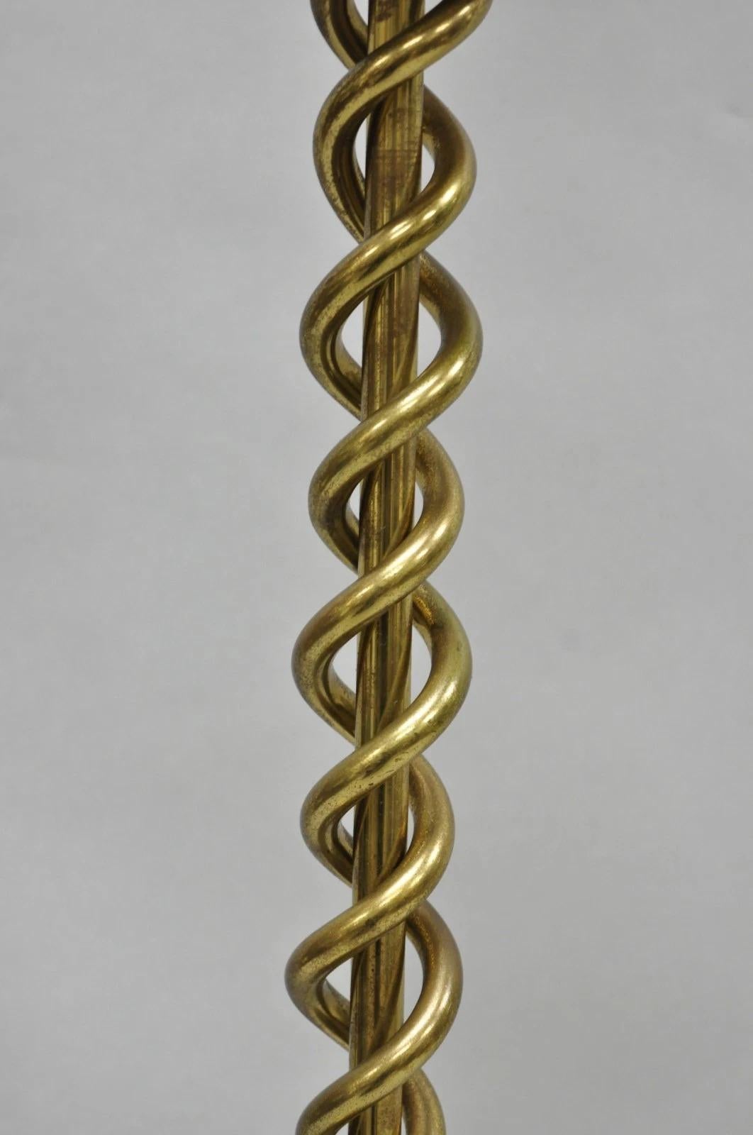 XX secolo Lampada da terra a spirale d'ottone inglese con candeliere a torsione in vendita