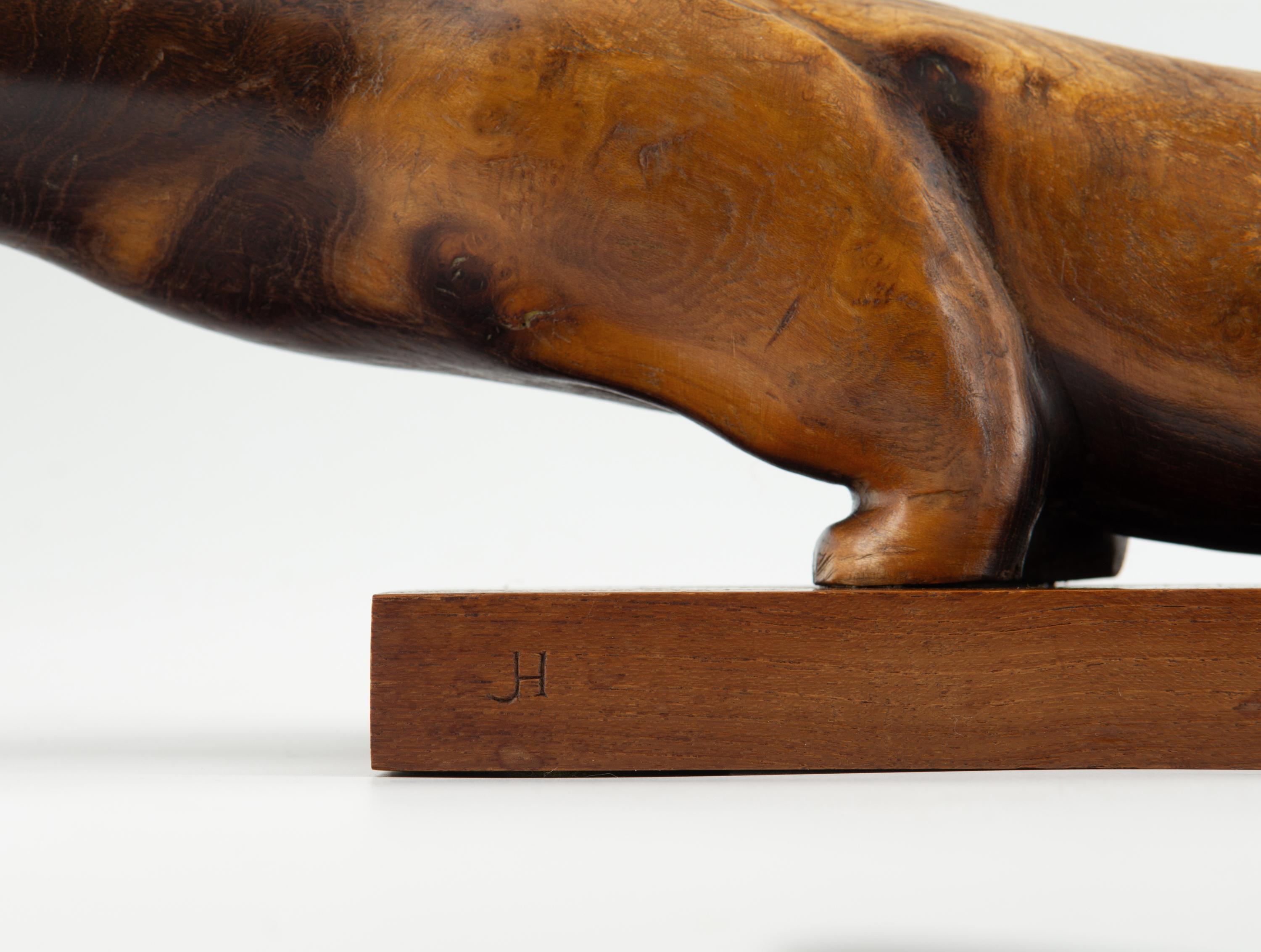 20th Century Vintage English Burr Elm Carved Otter Sculpture 1960s For Sale