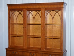 VINTAGE ENGLISH BURR YEW WOOD 3 DOOR GLAZED DISPLAY BOOKCASE CABiNET