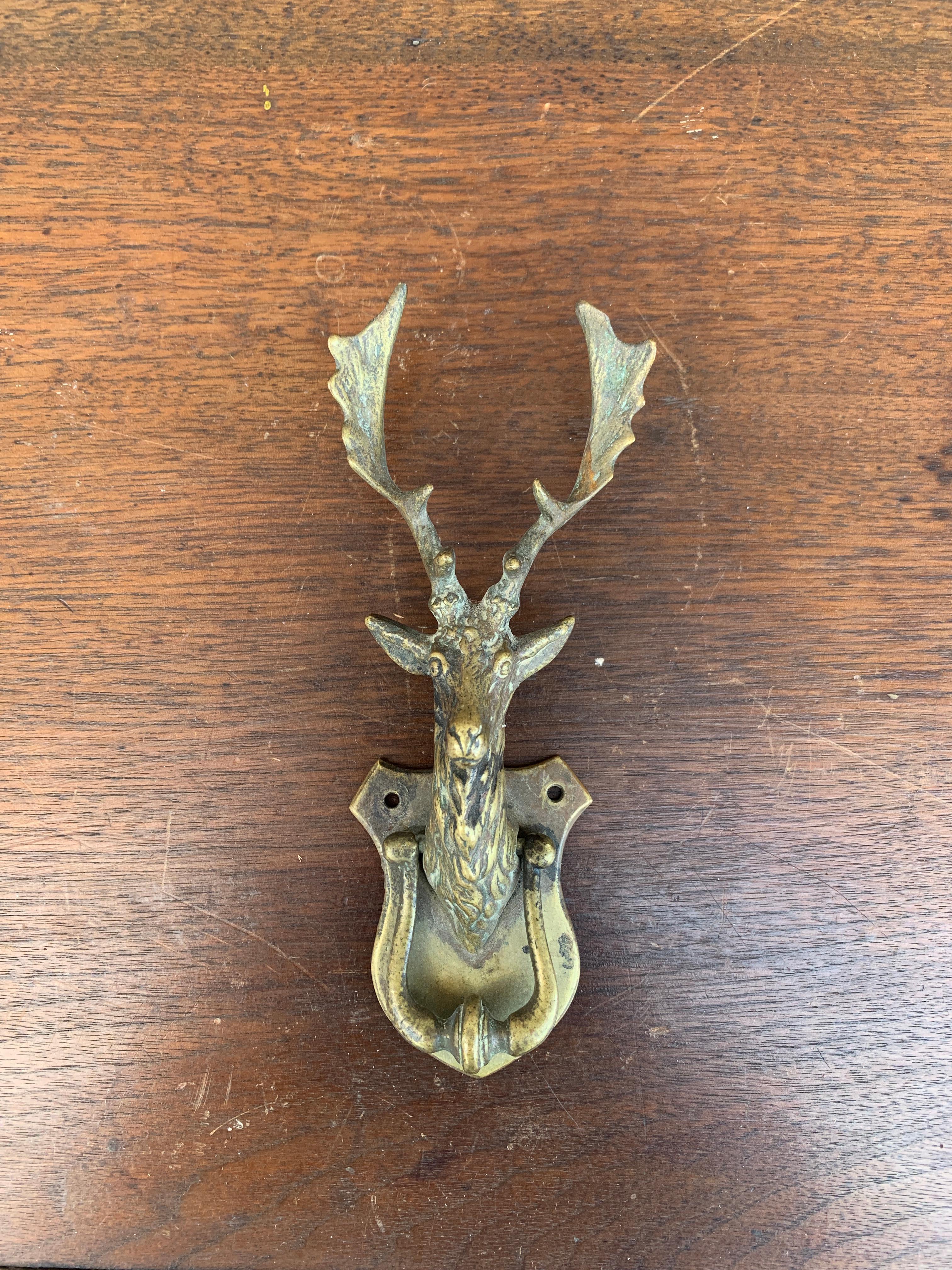 A gorgeous cast brass hunt themed stag or deer door knocker.

England, Circa 1940s

Measures: 2