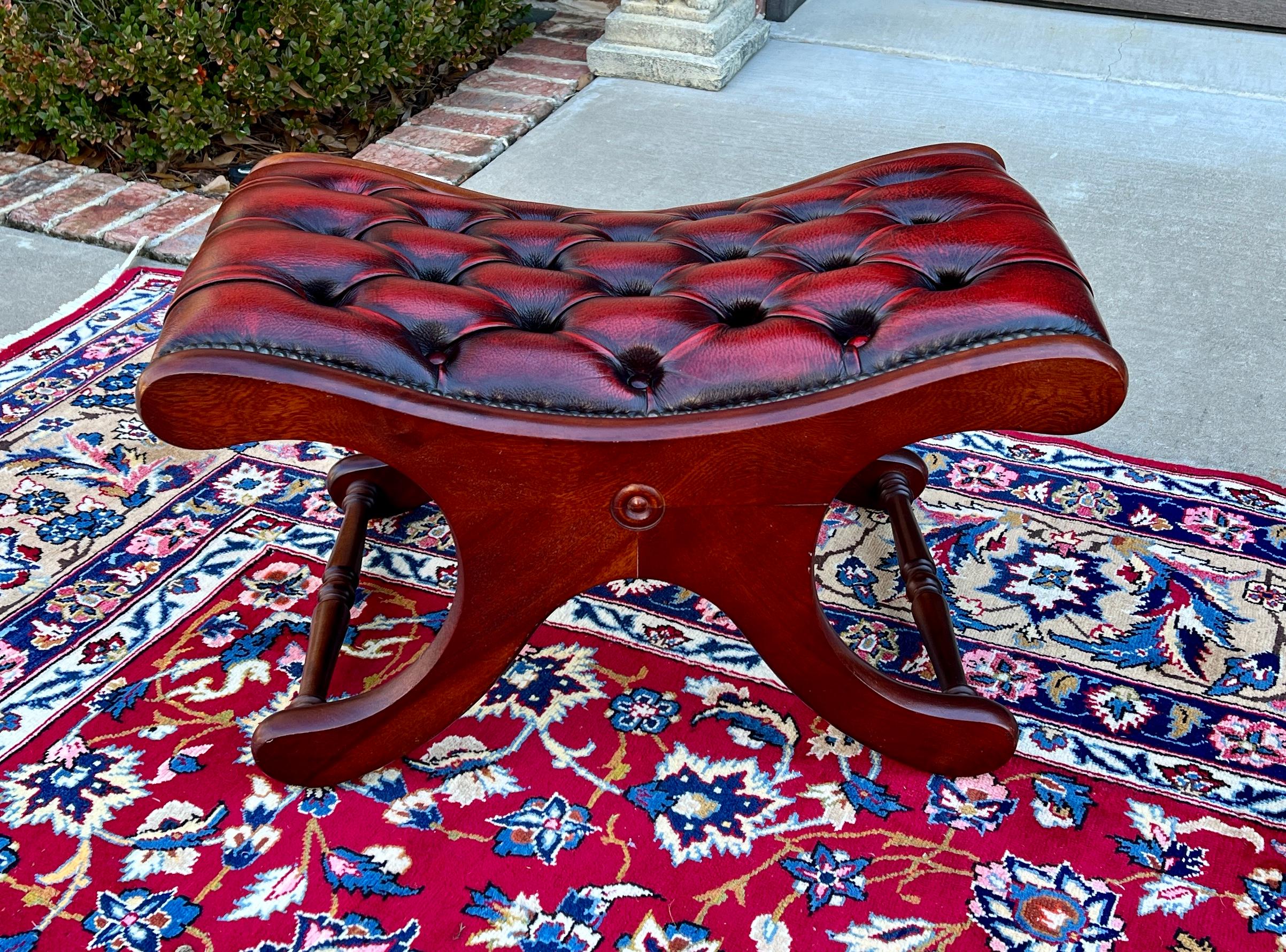 Vintage English Chesterfield Foot Stool Leather Small Bench Tufted Red Oxblood In Good Condition In Tyler, TX