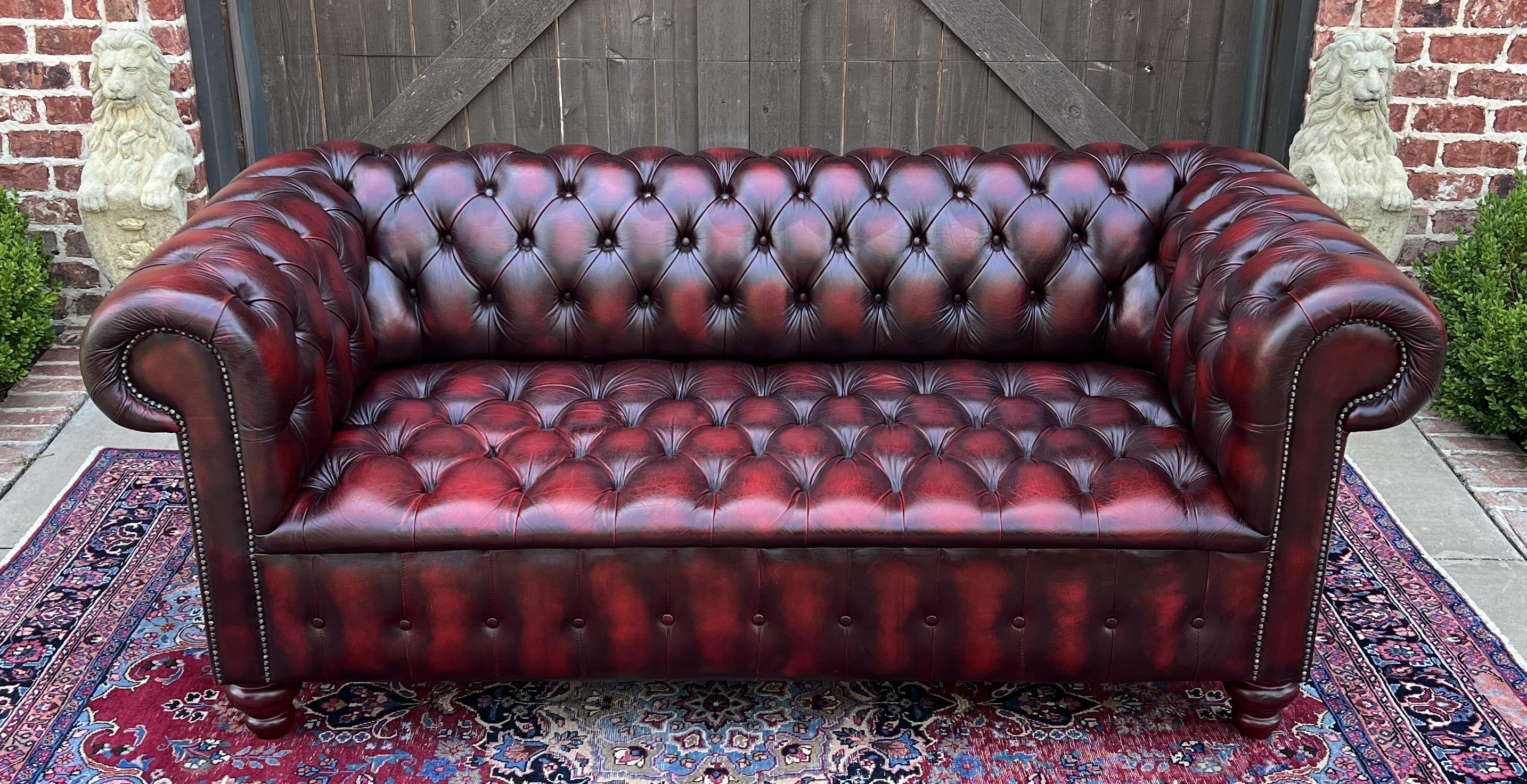 chesterfield sofa red