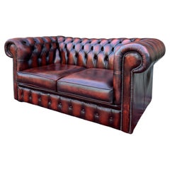 Sofa vintage anglais Chesterfield en cuir touffeté rouge sang de bœuf n° 2