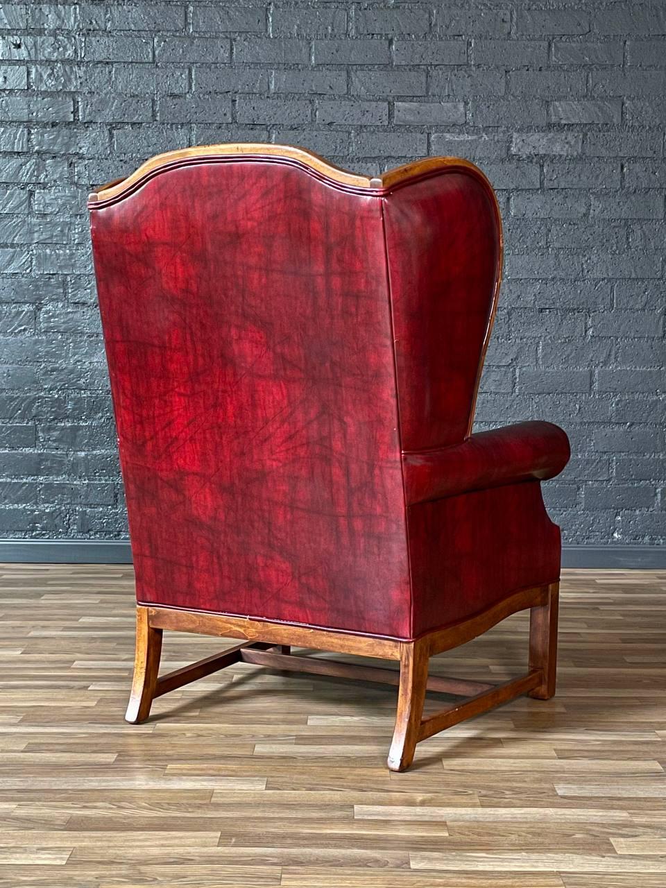 Metà XX secolo Sedia Chesterfield inglese d'epoca, con rivestimento in sangue di bue in vendita