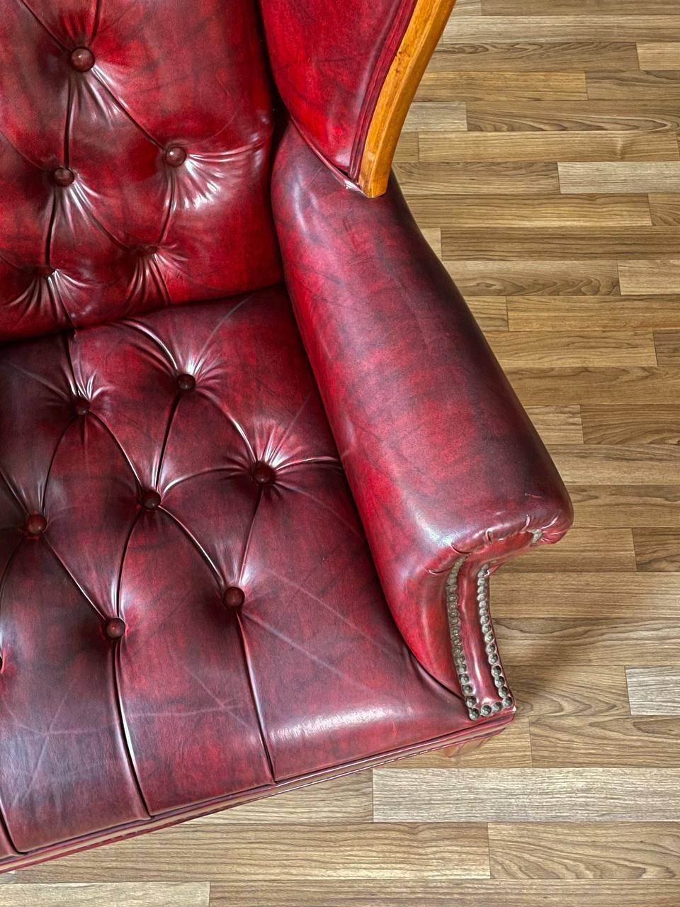 Sedia Chesterfield inglese d'epoca, con rivestimento in sangue di bue in vendita 2