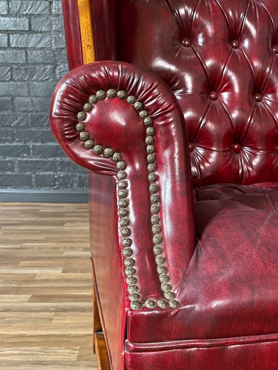 Sedia Chesterfield inglese d'epoca, con rivestimento in sangue di bue in vendita 3
